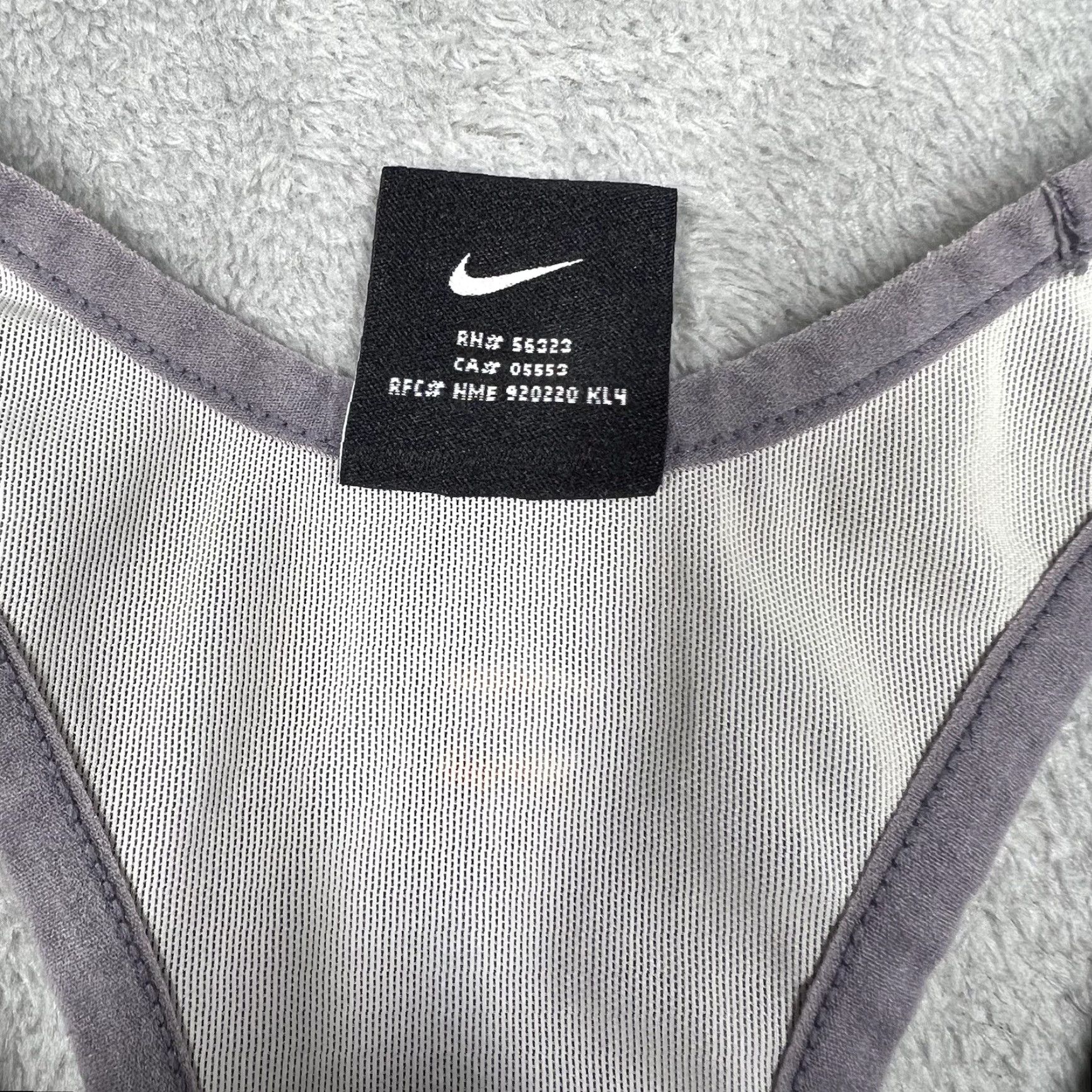 Nike VINTAGE Nike ACG Ladies Large Racerback Tank Top Side Pocket Shelf Bra Stretch Blue Shirt Womens Size L / US 10 / IT 46 - 6 Thumbnail