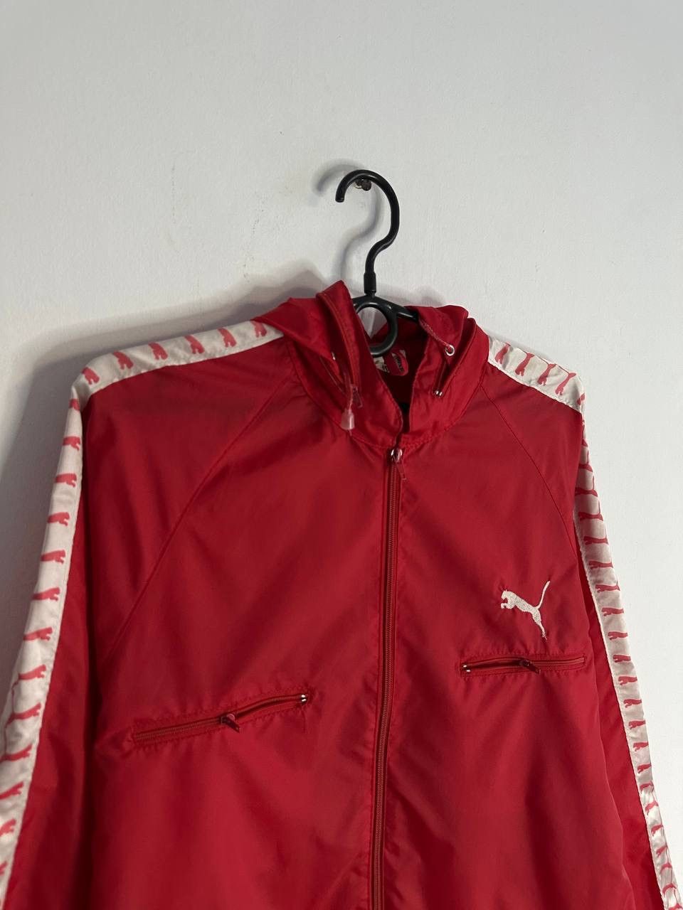Puma Vintage Puma red windbreaker jacket with logo tape sleeves Size US L / EU 52-54 / 3 - 3 Thumbnail