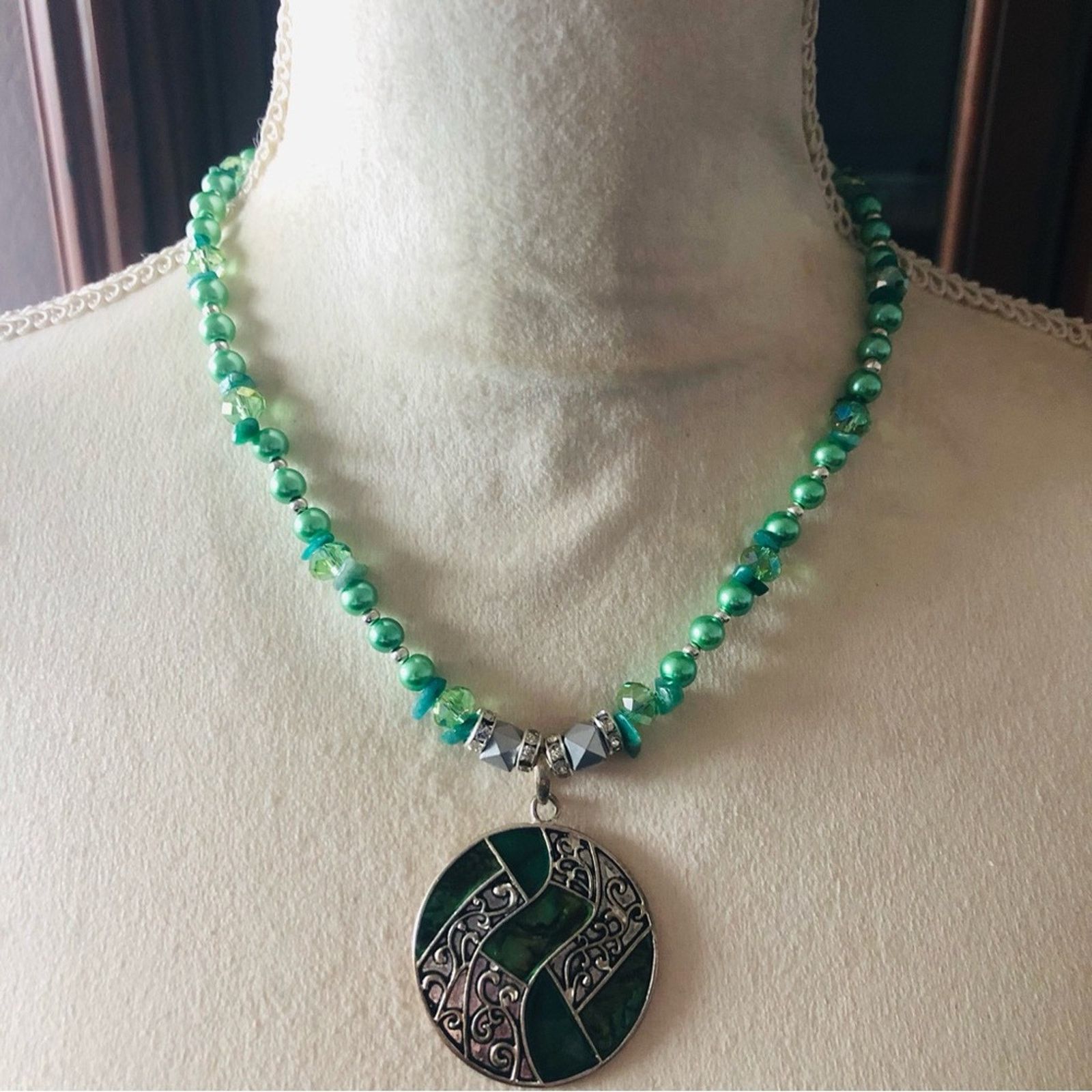 Handmade Handcrafted repurpose abalone shell medallion Pearl necklace Size ONE SIZE - 2 Thumbnail