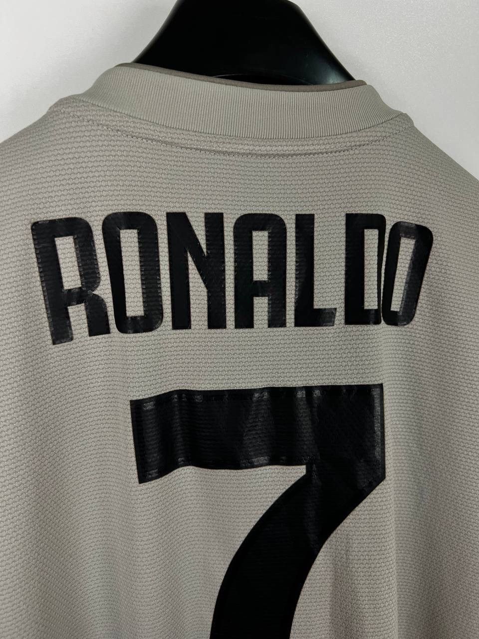 Vintage Juventus Adidas Ronaldo jersey t-shirts size XL Size US XL / EU 56 / 4 - 8 Thumbnail