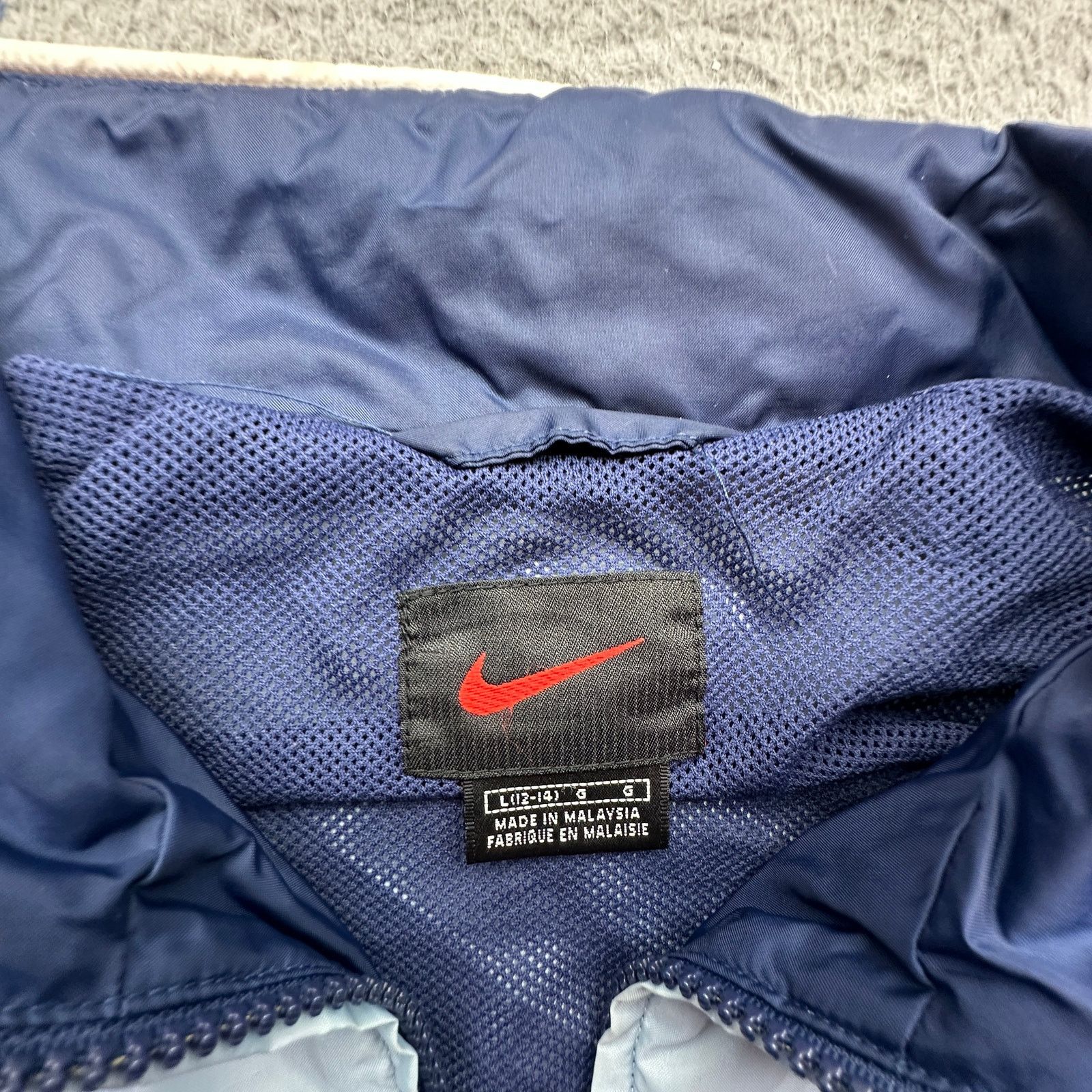 Nike VTG Nike Windbreaker Jacket Womens Large Baby Blue Navy Size L / US 10 / IT 46 - 3 Thumbnail