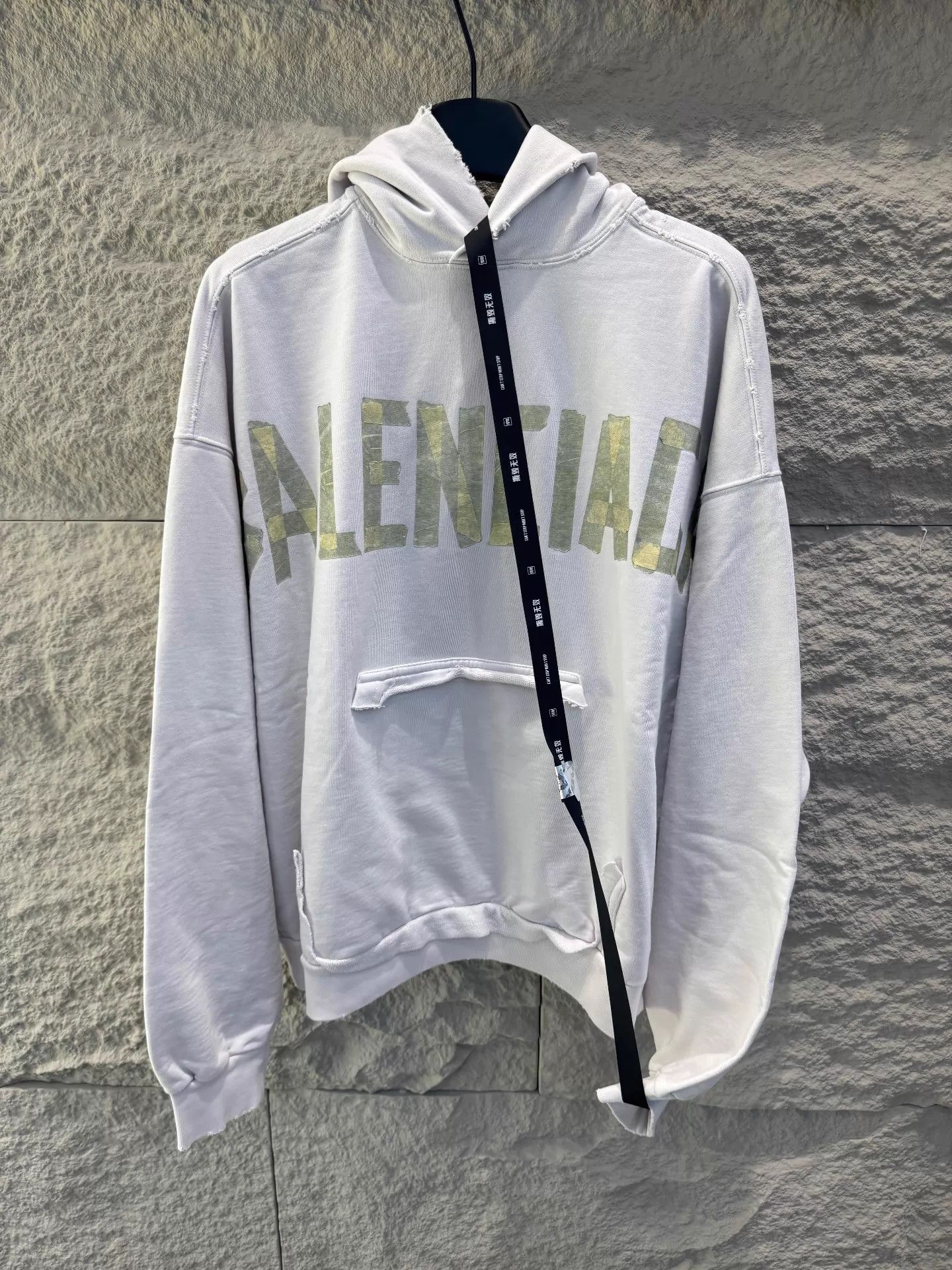 Balenciaga Balenciaga 23SS White Masking Tape Logo Hoodie Size XXS / US 00 / IT 34 - 1 Thumbnail