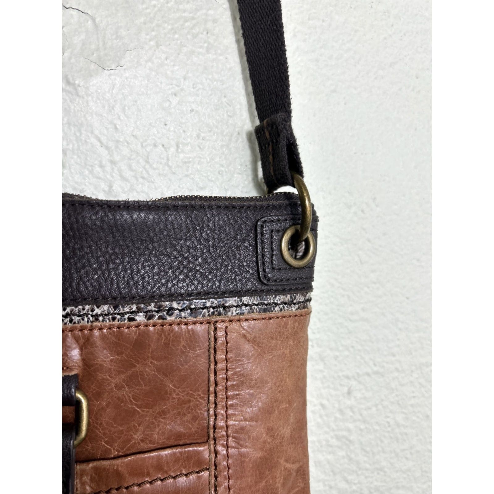 The Sak The Sak Light Brown Leather Purse Crossbody Boho 11x11x3" Ladies Browns Crossbody Bag Boho Leather Purse Women Size ONE SIZE - 5 Thumbnail