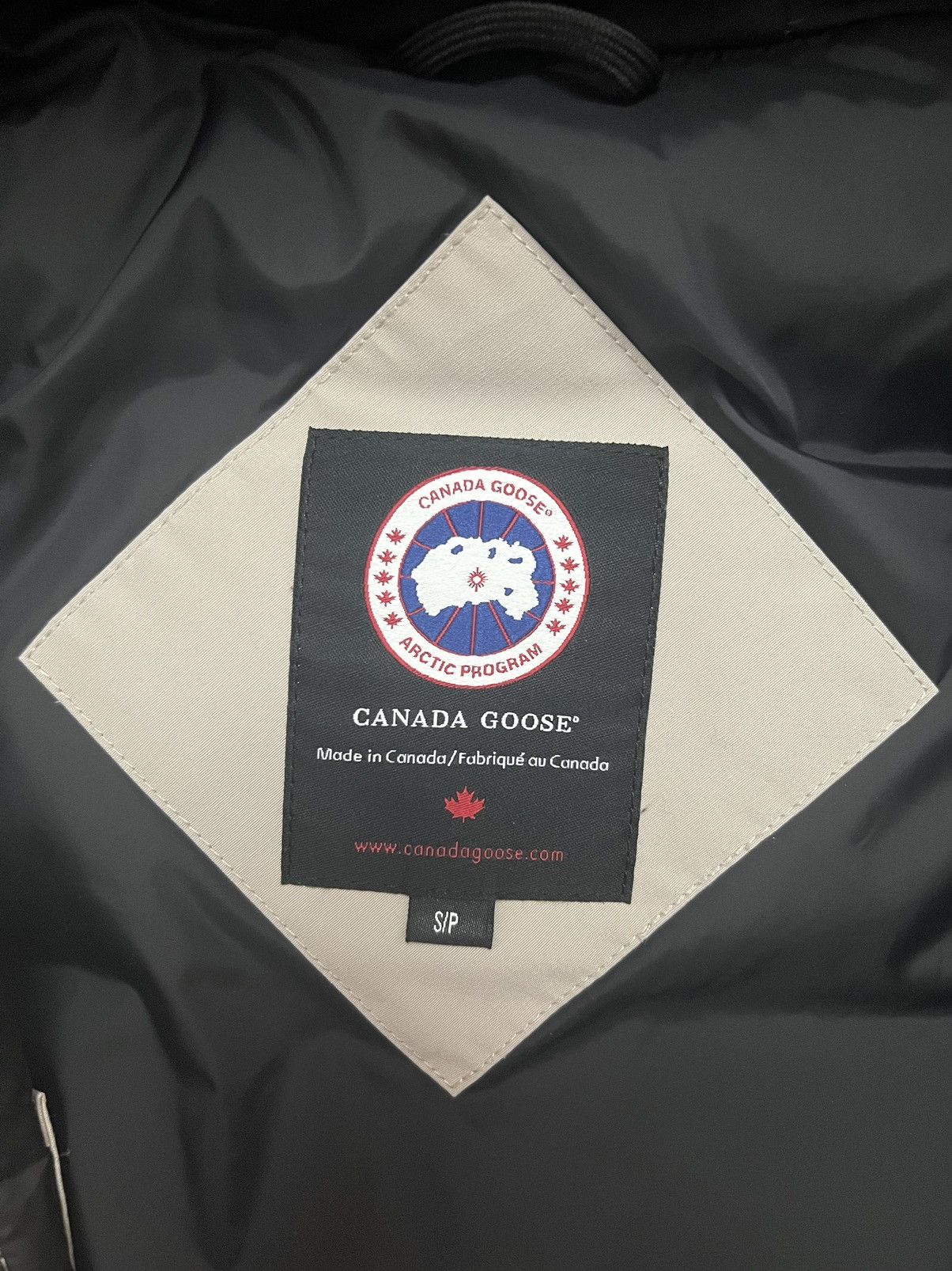 Canada Goose Canada Goose fox fur jacket Size S / US 4 / IT 40 - 2 Thumbnail
