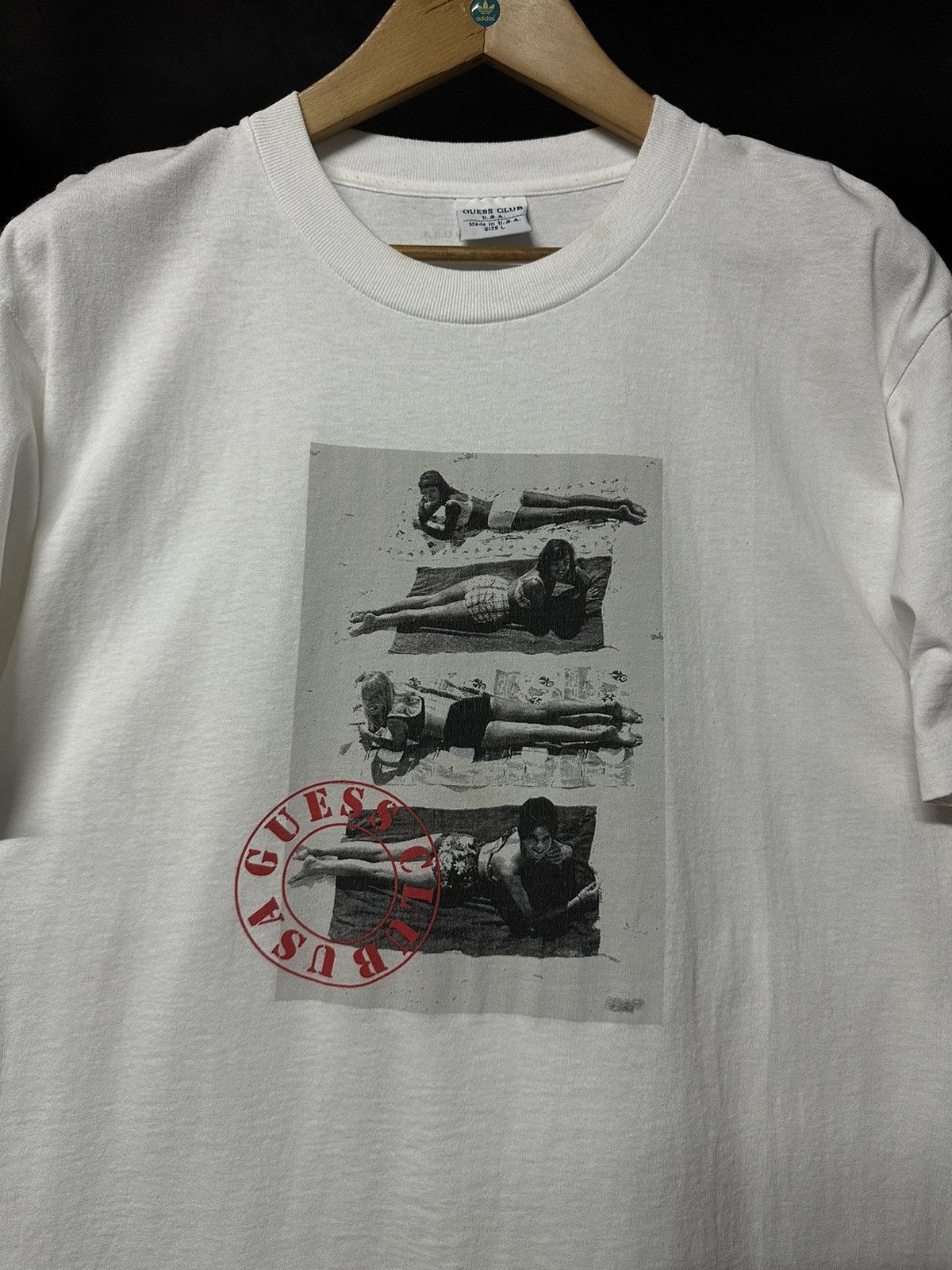 Guess × Vintage Vintage 90s Guess Club Usa Bikini Photo Tee Size US L / EU 52-54 / 3 - 2 Thumbnail