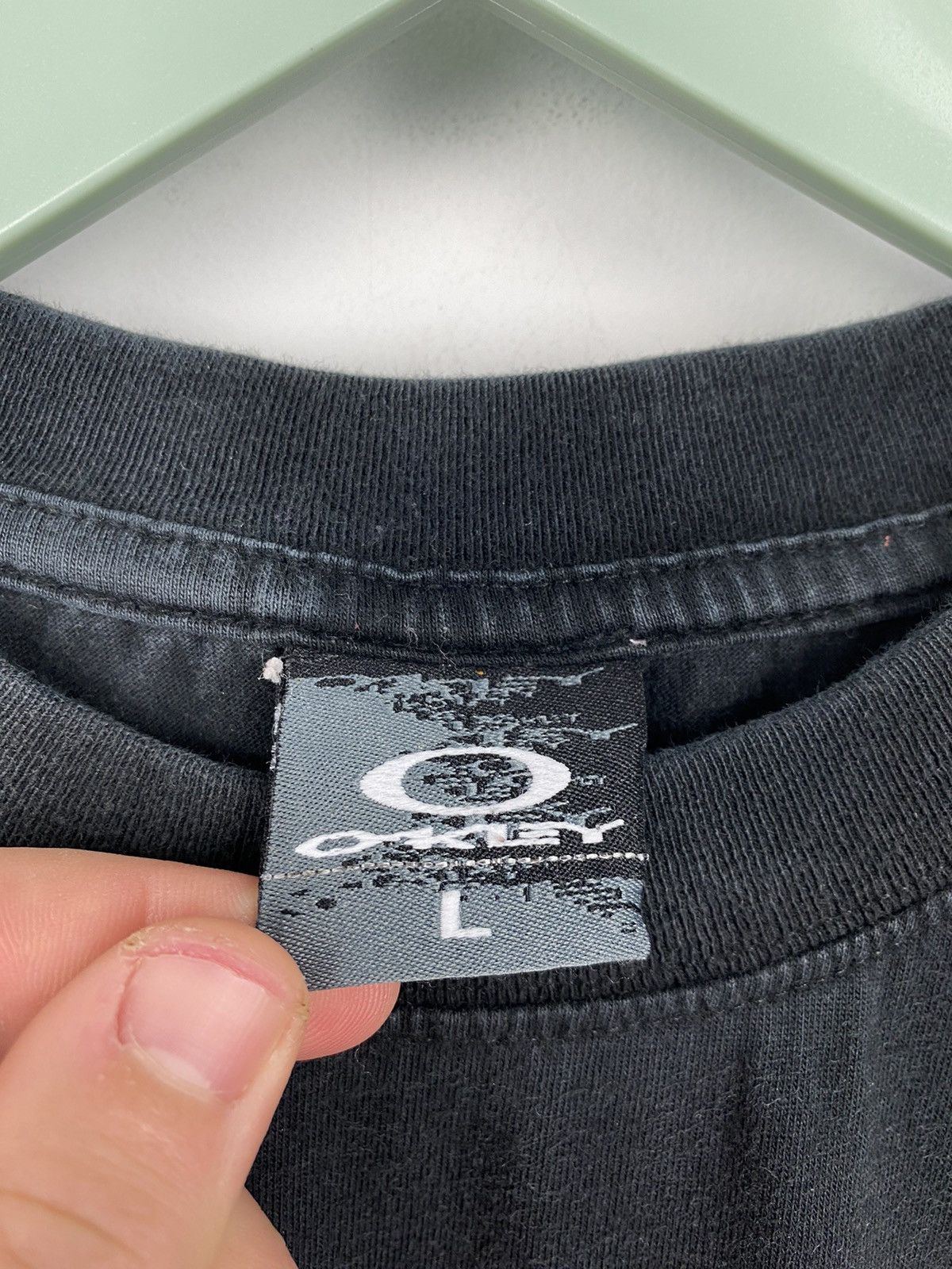 Oakley Vintage Oakley T Shirt Tee Y2K Patagonia Arc’teryx Size US L / EU 52-54 / 3 - 8 Thumbnail
