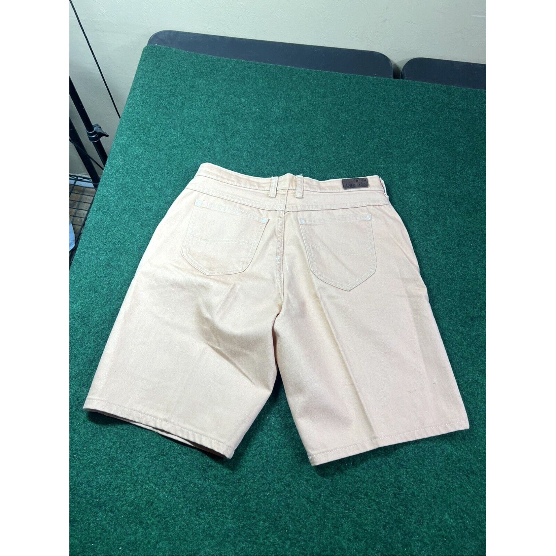 Lee LEE RIDERS MIDRISE Peach WOMENS JEAN SHORTS 10 med See Measurements Size 32" / US 10 / IT 46 - 1 Thumbnail