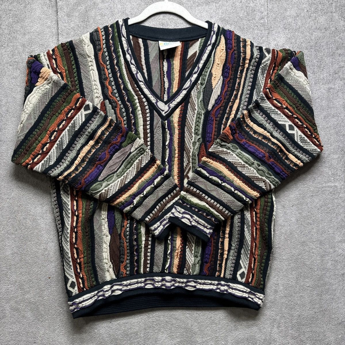 Coogi Coogi Australia Sweater Mens Large V Neck 3D Knit Size US L / EU 52-54 / 3 - 7 Thumbnail