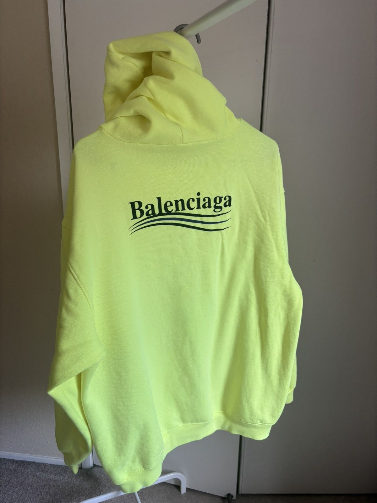 Balenciaga Balenciaga neon yellow campaign medium fit hoodie Size US L / EU 52-54 / 3 - 1 Thumbnail