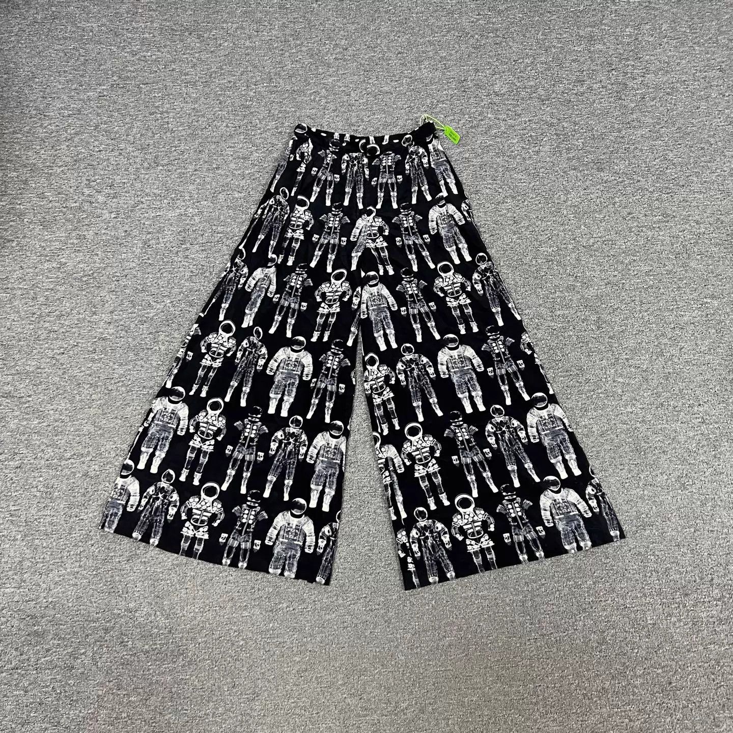 Chanel Chanel Runway Robot Print Wide-leg Pants 34 99 New Size 25" / US 0 / IT 36 - 2 Thumbnail
