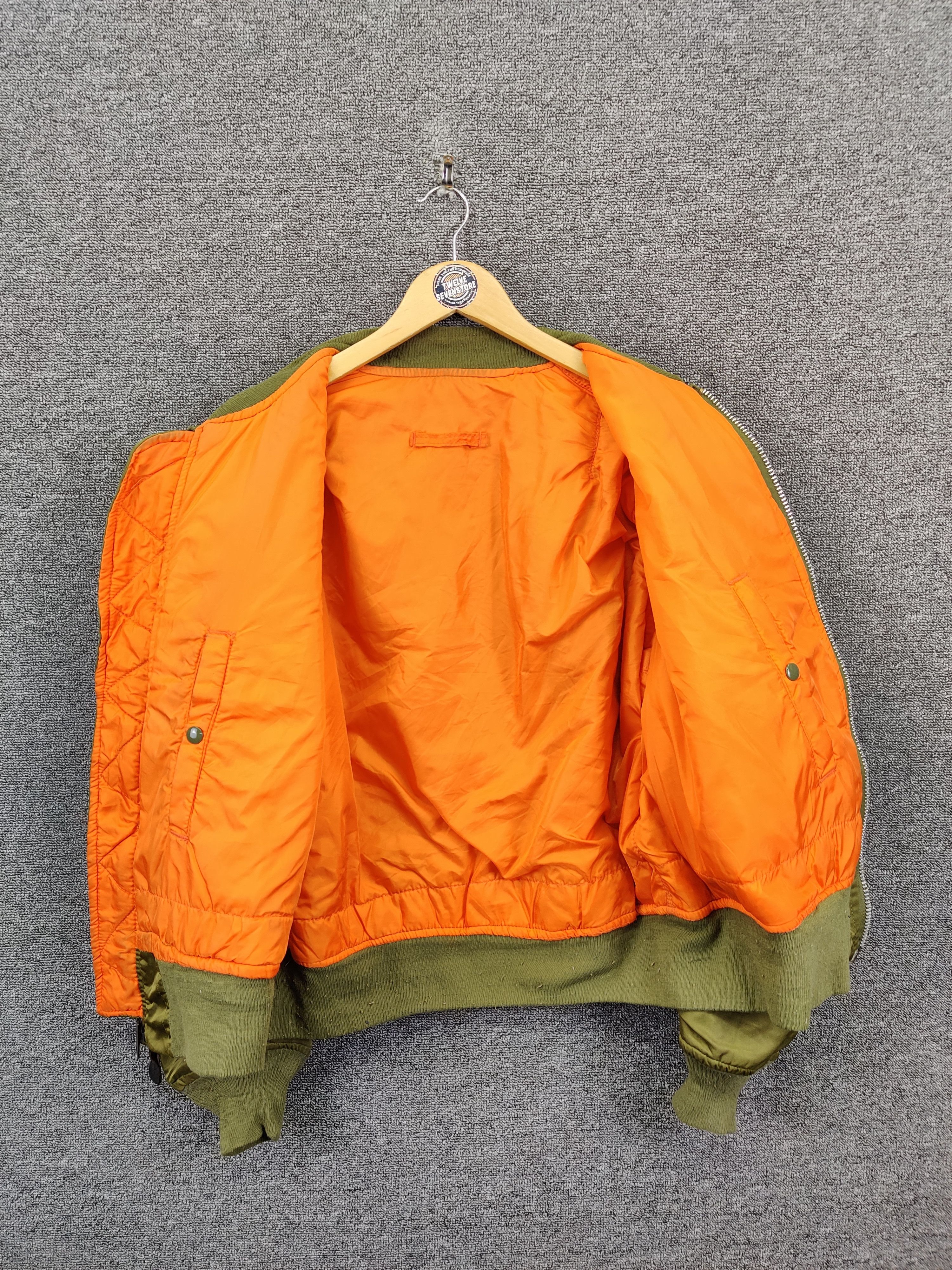 Alpha Industries Vintage 90s Alpha Industries Ma-1 Flight Bomber Jacket Size US L / EU 52-54 / 3 - 7 Thumbnail