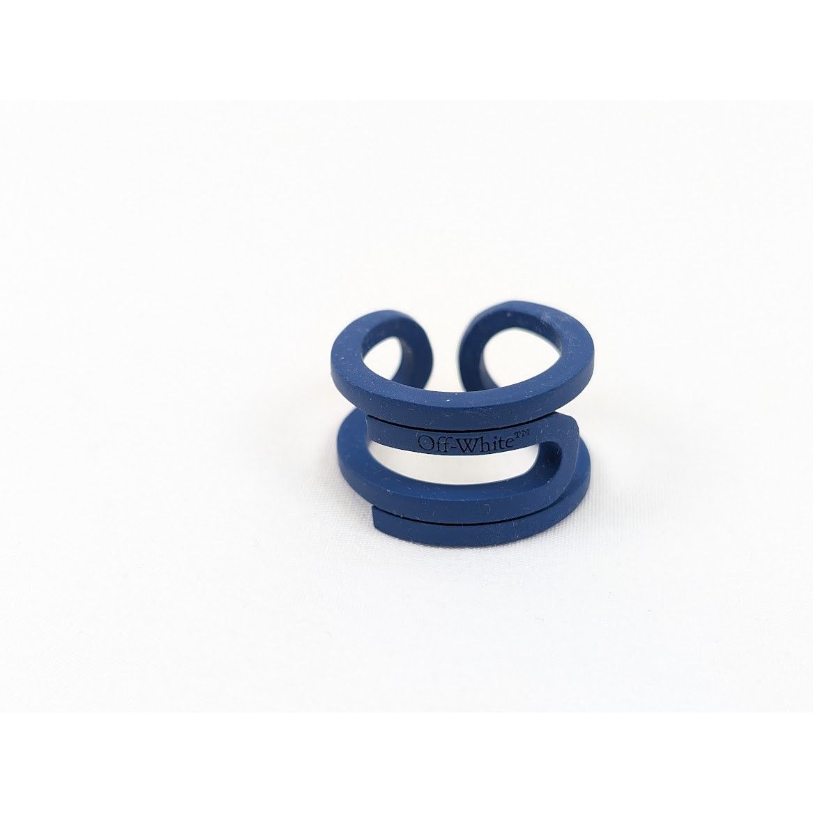 o1rshd1 Q:2 / Size: 60 / Varnished Paperclip Ring in Blue