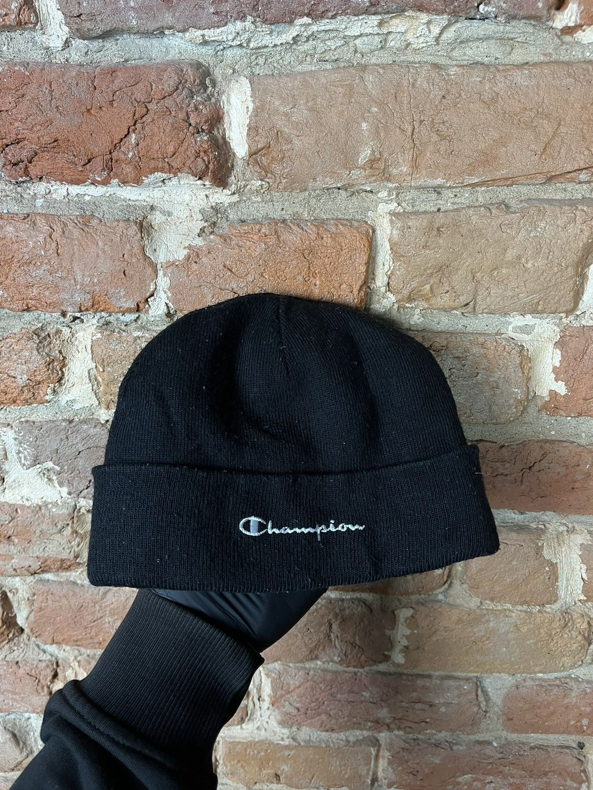 Champion Champion beanie snow hat embroidered logo Size ONE SIZE - 1 Thumbnail
