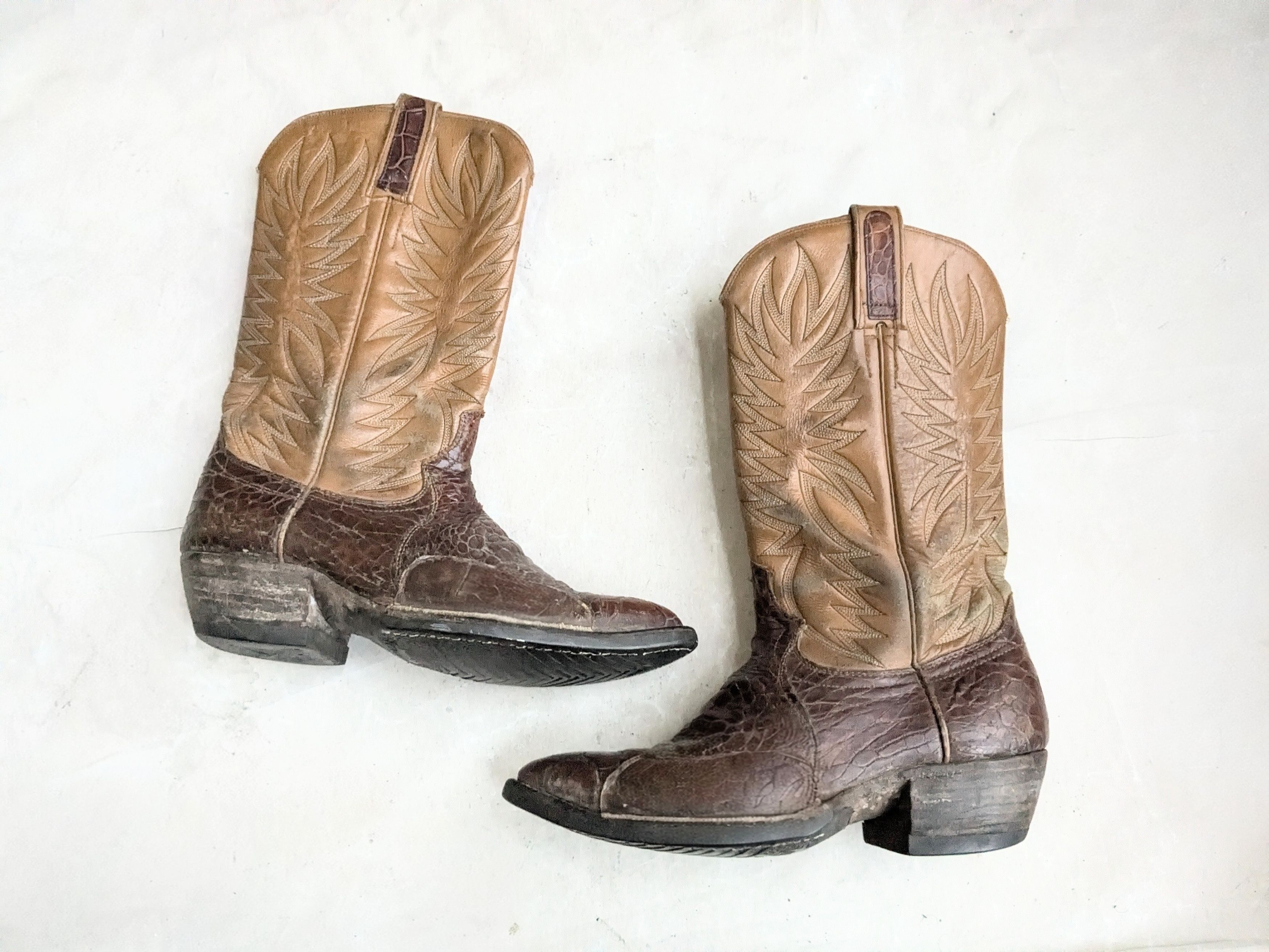 Dan Post Dan Post Cowboy Boots Brown Crocodile Leather 9 D Size US 9 / EU 42 - 1 Thumbnail