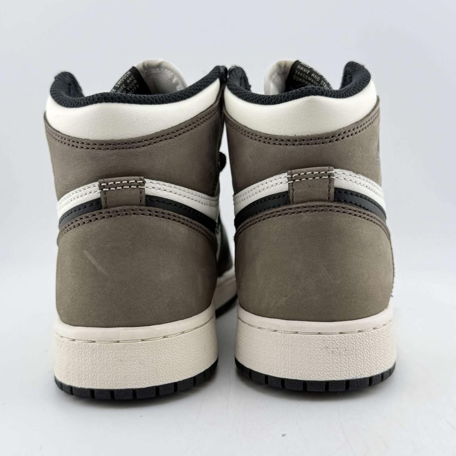 Nike Nike Air Jordan 1 Retro High OG Mocha 4.5Y Size US 5 / EU 37 - 5 Thumbnail
