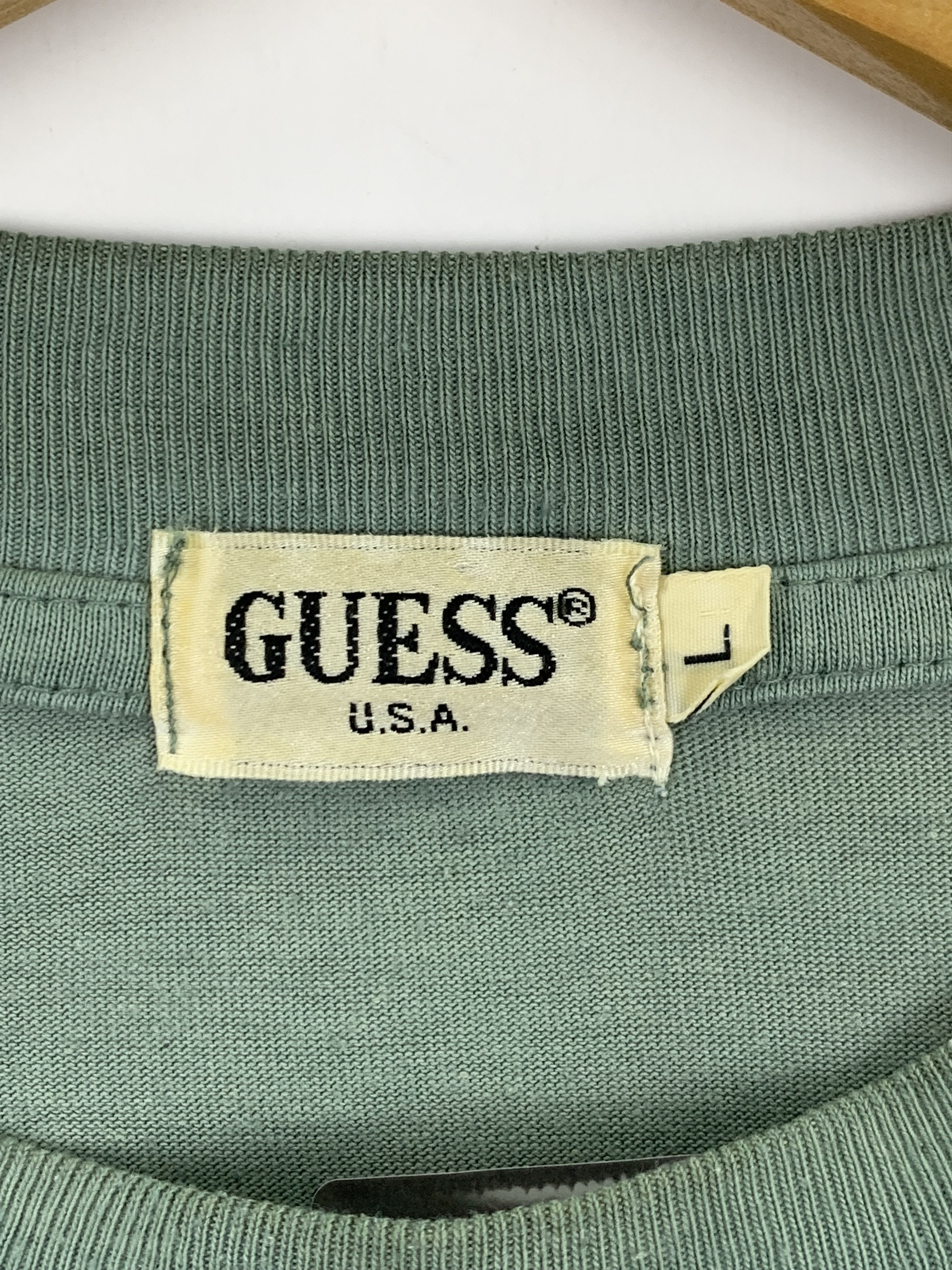 Guess × Vintage Vintage 90s Guess Emboridered Logo T Shirt TA0273 Size US L / EU 52-54 / 3 - 5 Thumbnail
