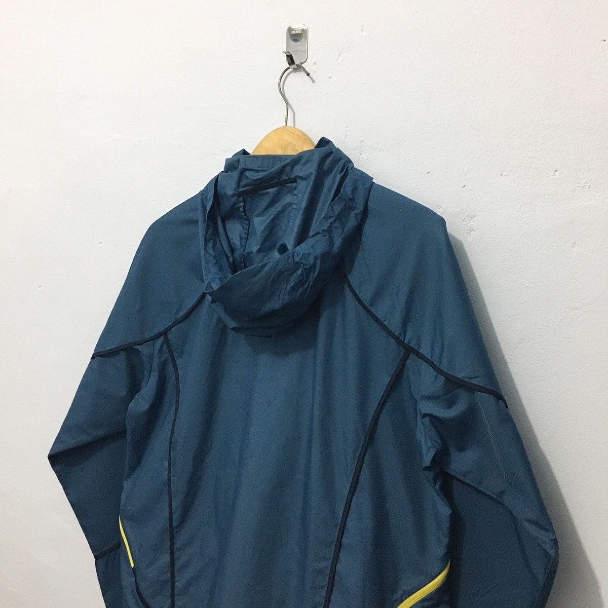 Nike 💥SOLD💥 Nike Swoosh Clima-Fit Jacket Y2k Size US M / EU 48-50 / 2 - 8 Thumbnail