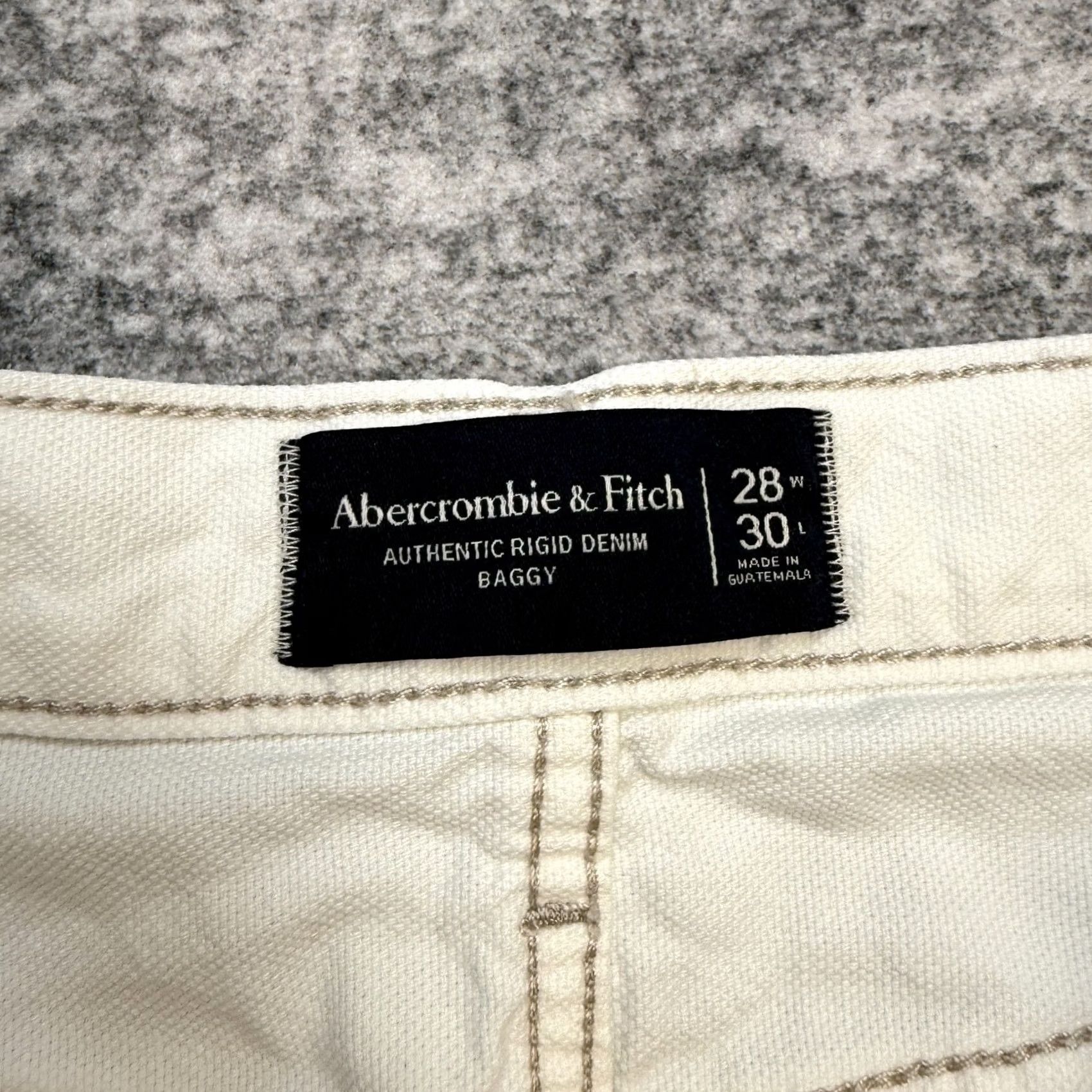 Abercrombie & Fitch Abercrombie & Fitch Jeans Mens 28x30 White Baggy Carpenter Denim Straight 5-Pocket Adult Regular Mens Size US 28 / EU 44 - 6 Thumbnail