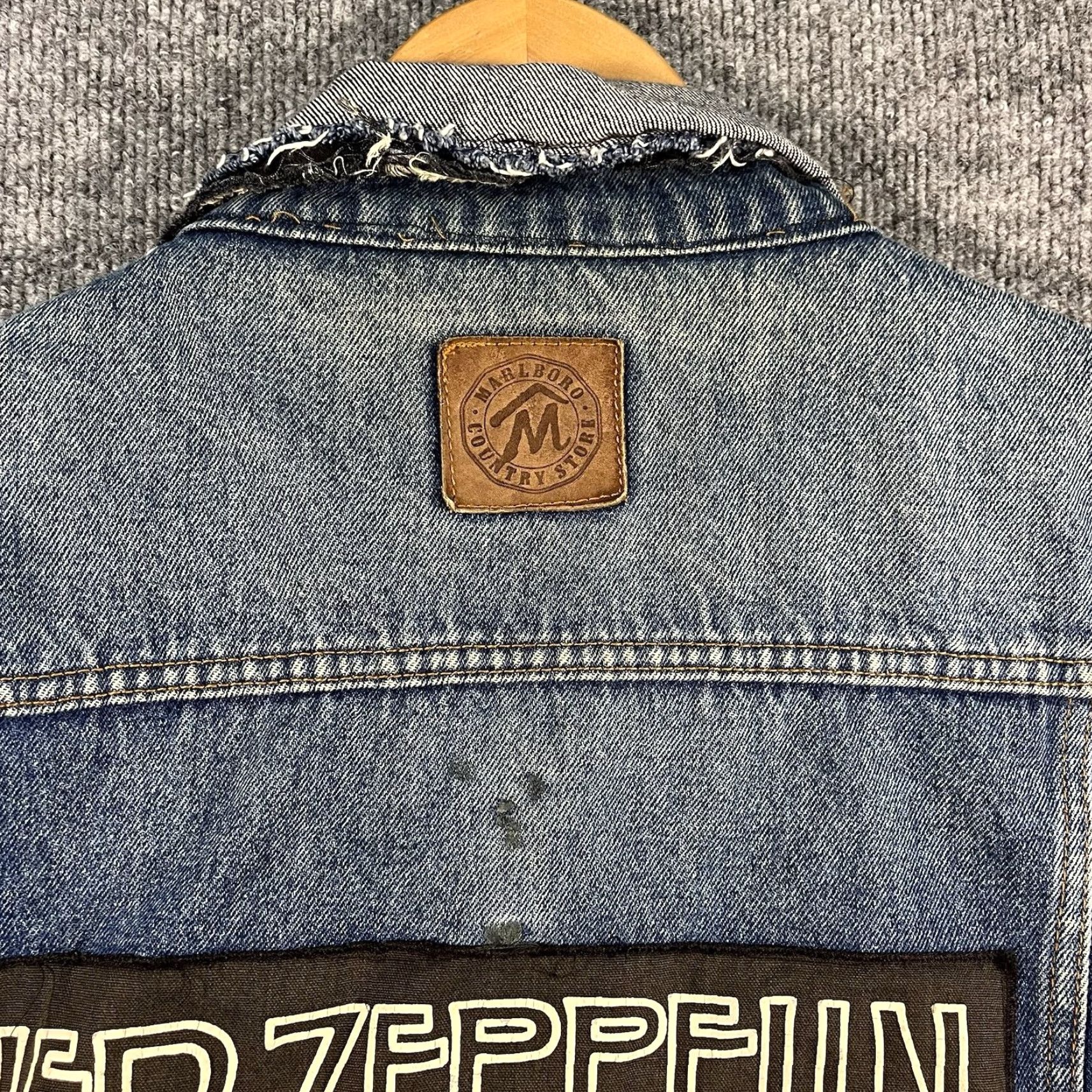 Marlboro VINTAGE Marlboro Country Store Jean Jacket XL Blue Denim Biker 90s Patches Mens Size US 36 / EU 52 - 3 Thumbnail