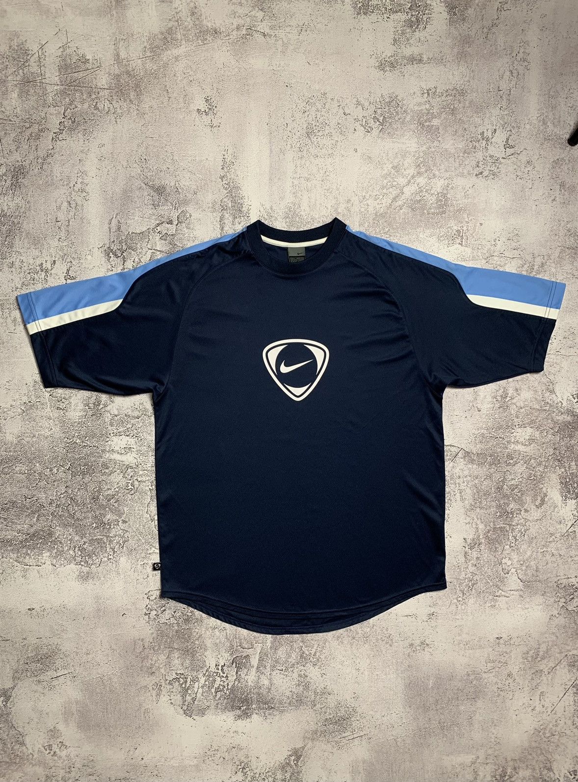 Nike box logo t shirt best sale