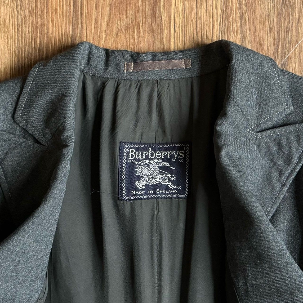 Burberry Vintage Burberry’s Burberry Wool Coat Grey Women’s 90s 80s Size M / US 6-8 / IT 42-44 - 7 Thumbnail