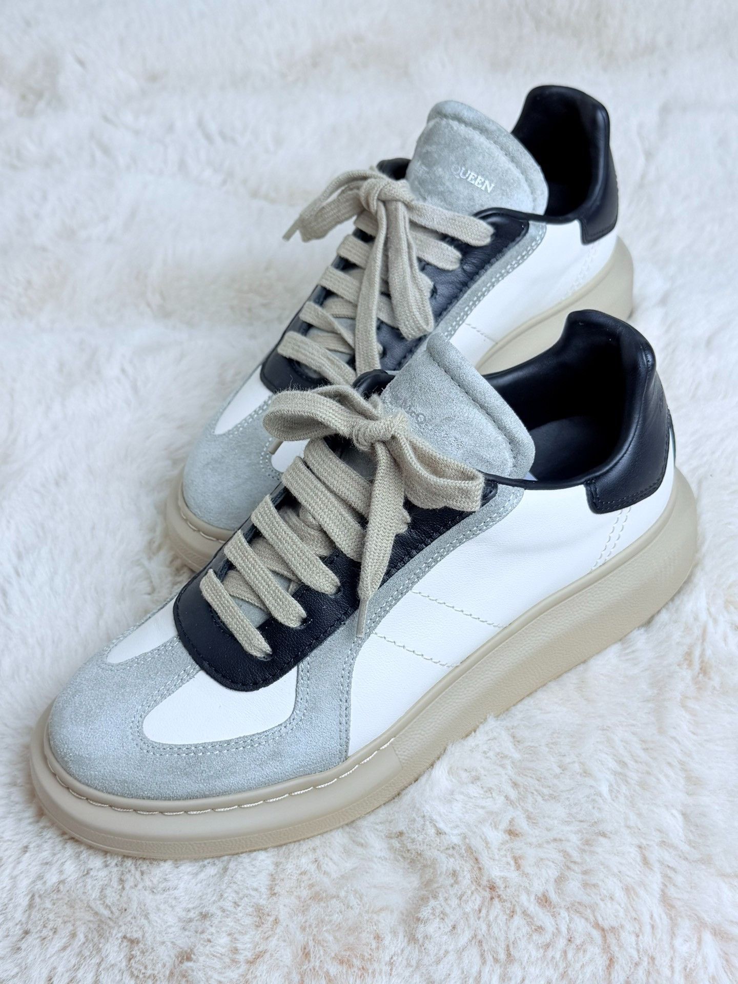 Alexander McQueen Alexander McQueen Leather Lowtop Sneakers us_6 Women Size US 6 / IT 36 - 1 Thumbnail