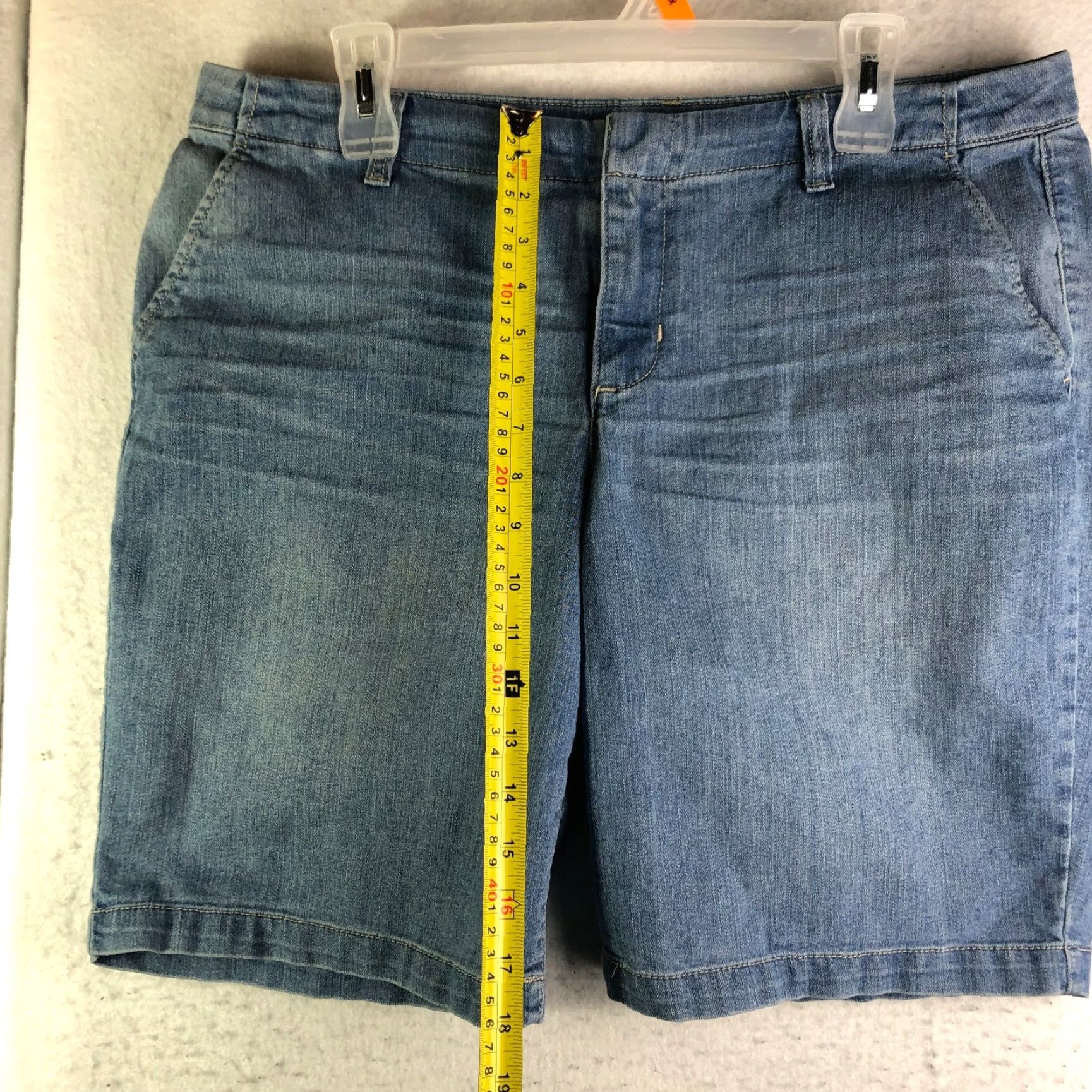 Apt. 9 Apt 9 Bermudas Women 16 Denim Jean Shorts Blue Bermuda Denim Shorts (Regular) Women’s 16 Blue Size 25" / US 0 / IT 36 - 3 Thumbnail