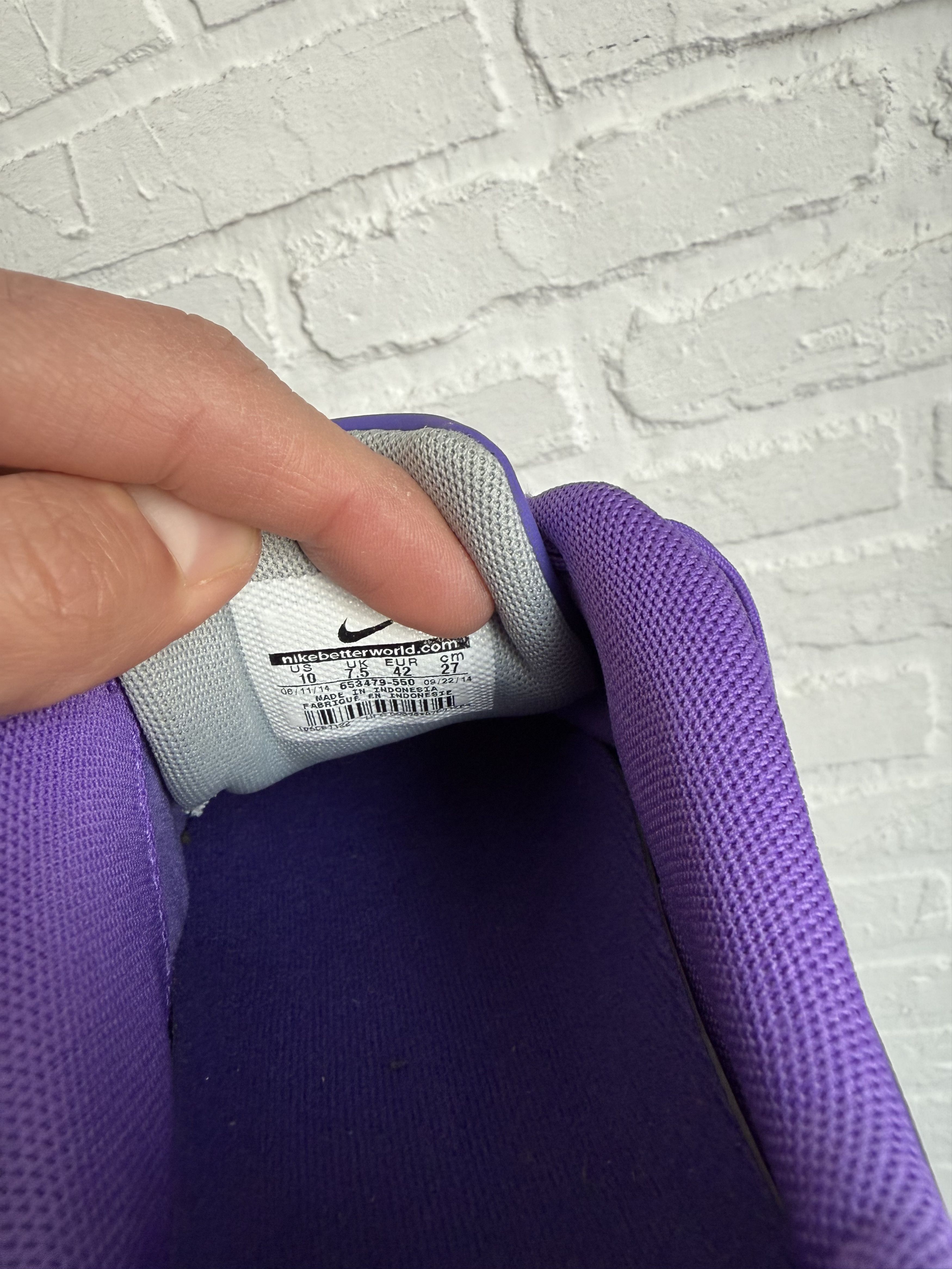 Nike 2014 Nike shox r4 superfly violet silver sneakers Size US 9 / EU 42 - 2 Thumbnail