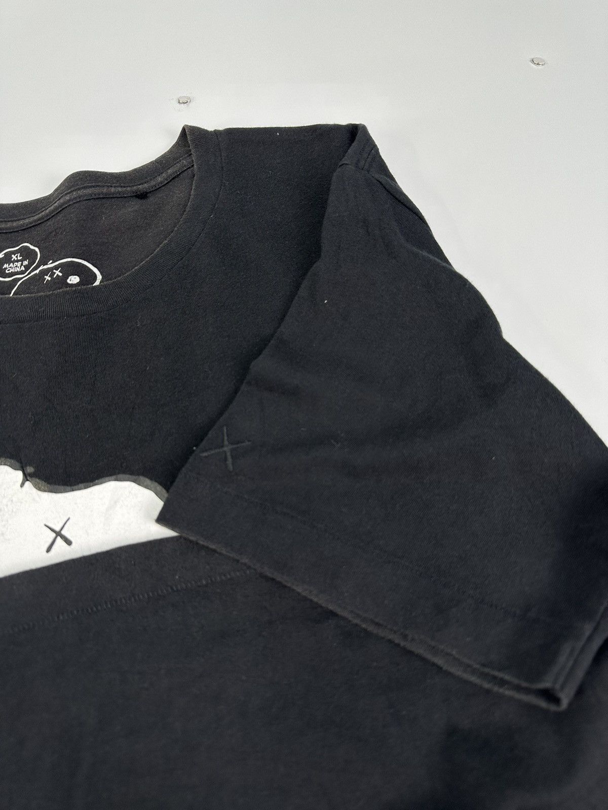 Kaws × Peanuts × Uniqlo Kaws x Peanuts Tshirt A588 Size US XL / EU 56 / 4 - 12 Thumbnail