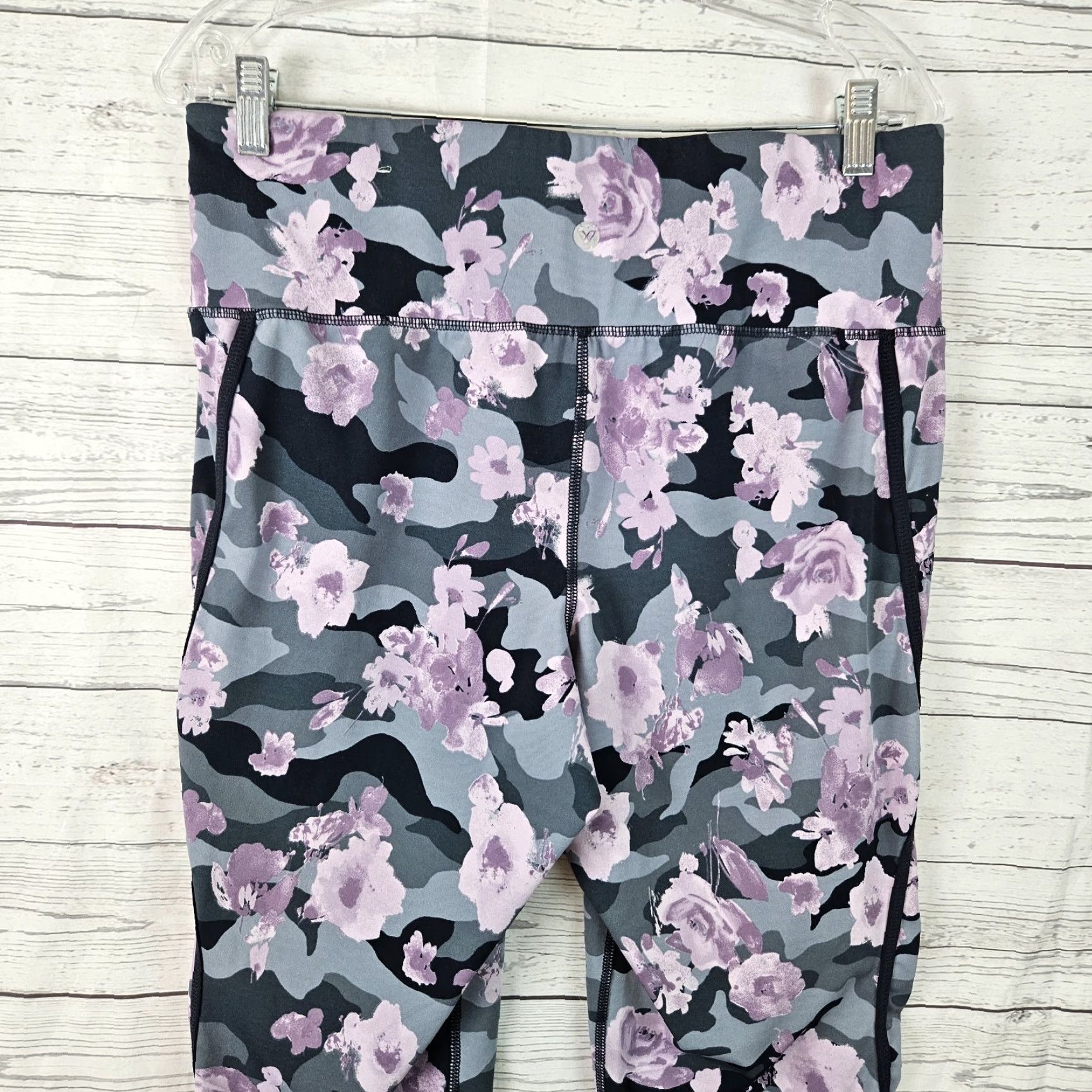 Vintage Livi Active Lane Bryant Womens Capri Leggings Sz 14/16 Purple Gray Floral Capri Leggings Womens Plus Size 14/16 Purple Floral Size 36" / US 14 / IT 50 - 4 Thumbnail