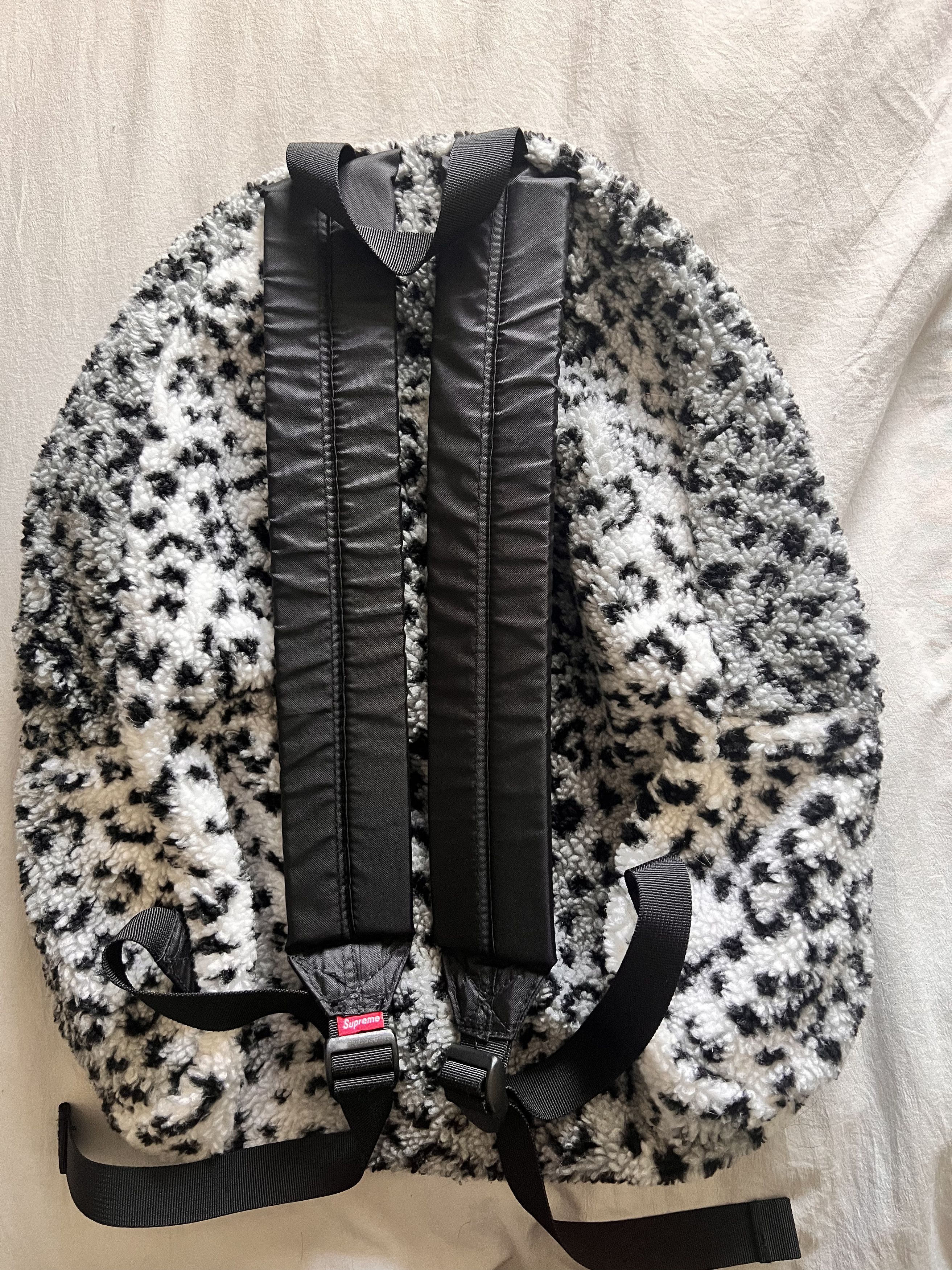 Supreme Supreme FW17 Snow Leopard Fleece Backpack Size ONE SIZE - 4 Thumbnail