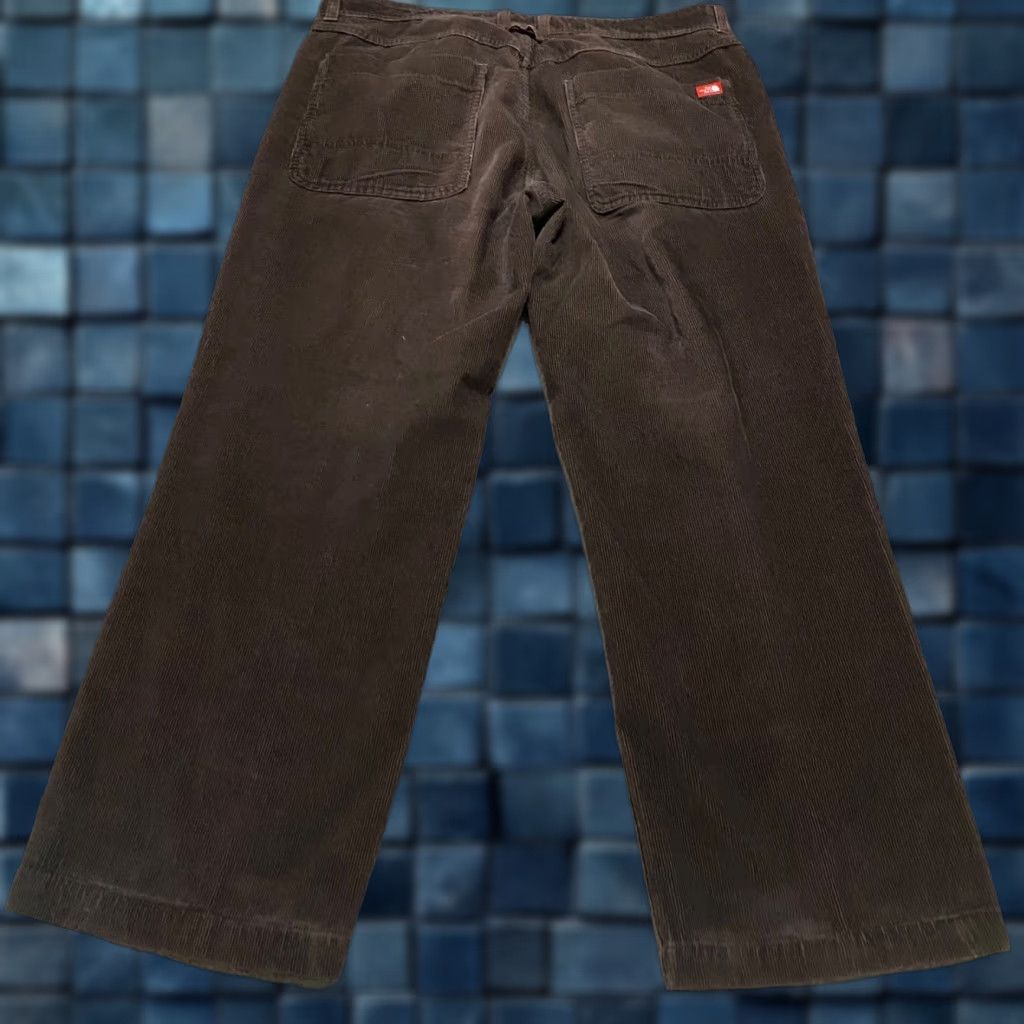 The North Face The North Face Mens Jeans 36 Dark Brown Corduroy Straight Mid Rise 5-Pocket Regular Inseam 30 In Winter Spring Fall Mens Brown 36 The North Face Jeans Size US 36 / EU 52 - 1 Thumbnail