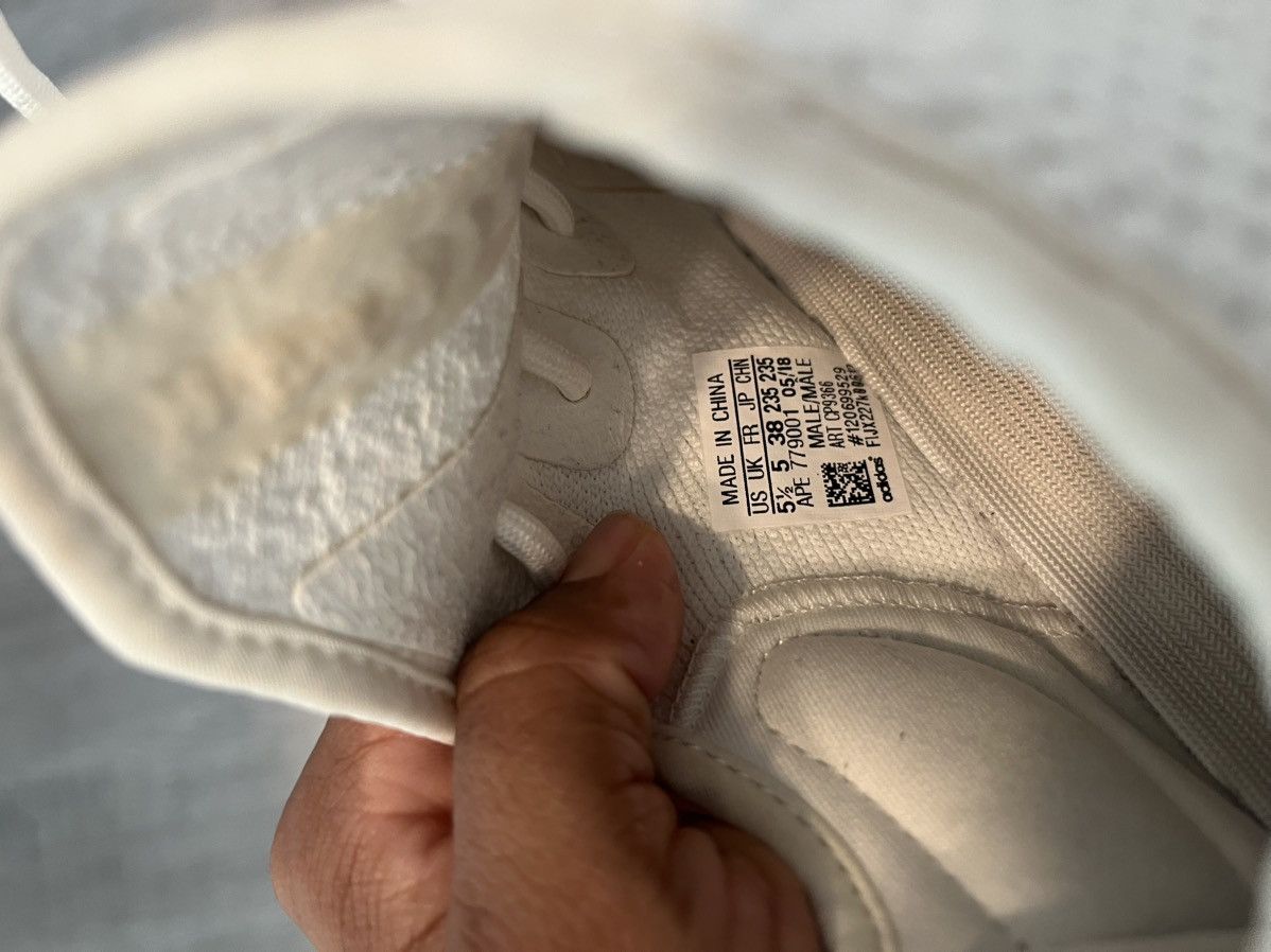 Yeezy Yeezy’s for sale Size US 7 / IT 37 - 4 Thumbnail