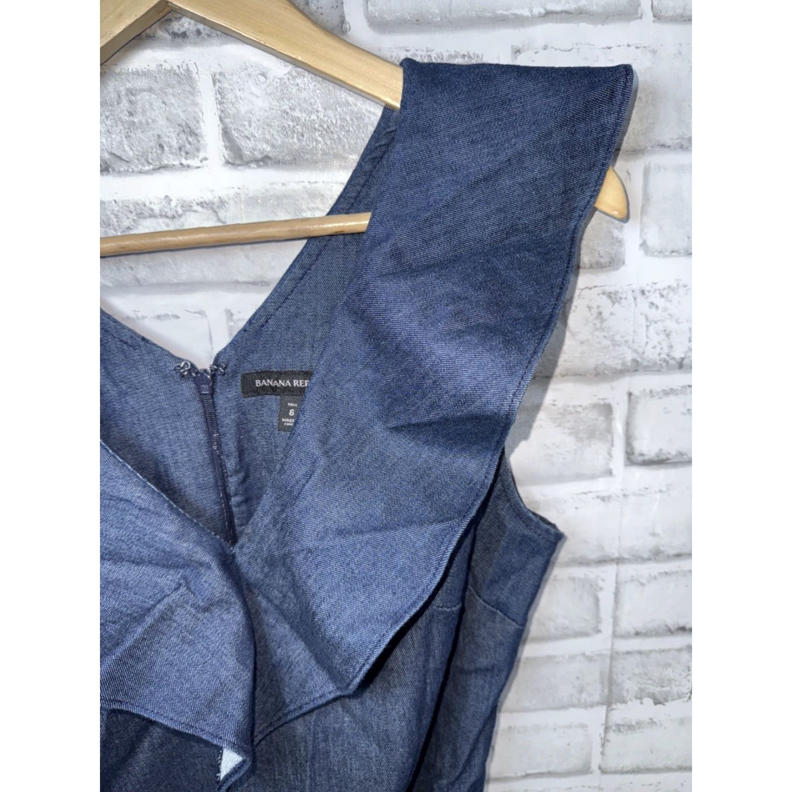 Banana Republic VINTAGE Banana Republic Women's Denim Jumper Size 6 Tall Blue Casual Dress Size M / US 6-8 / IT 42-44 - 2 Thumbnail
