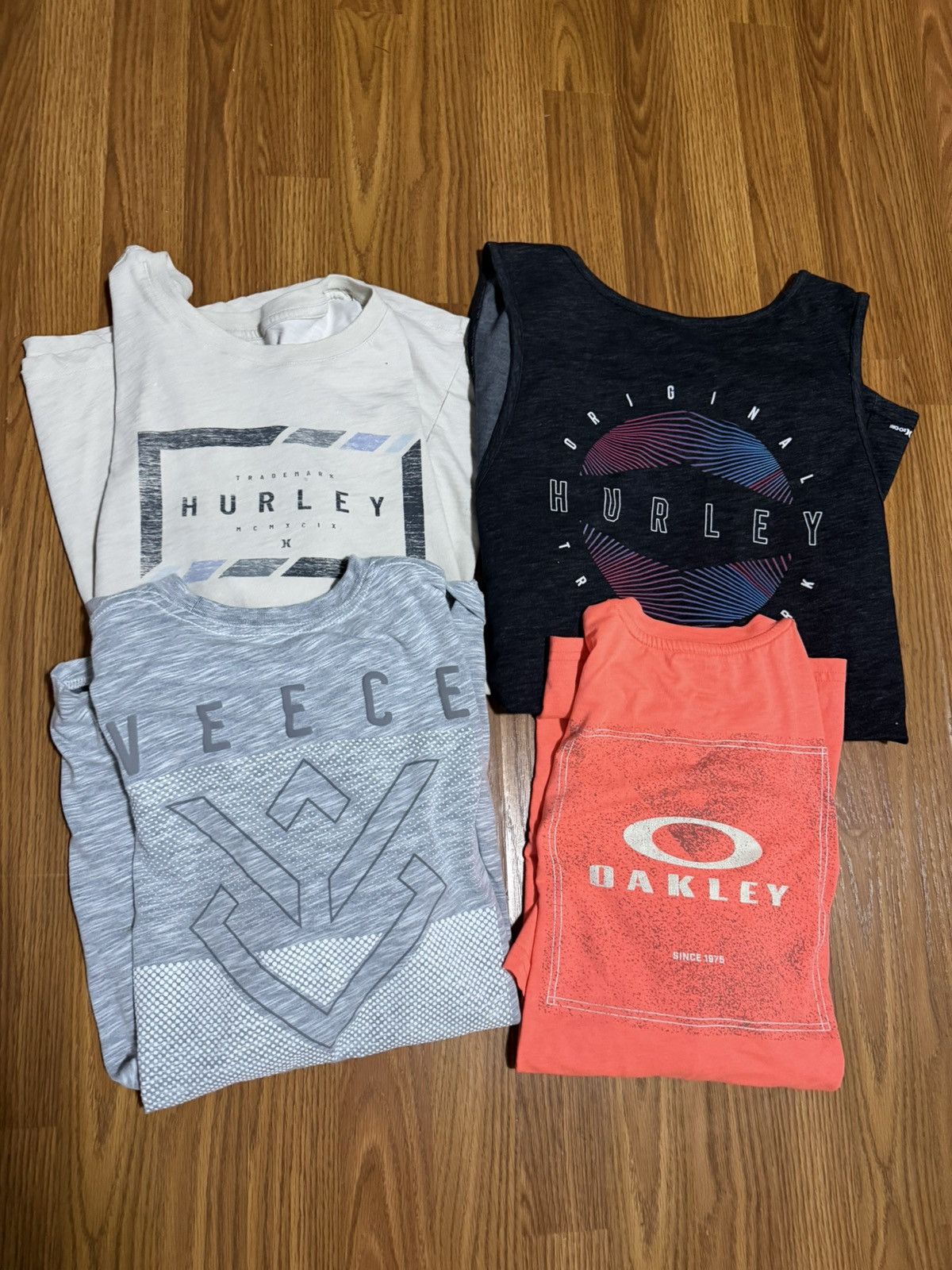 Buckle Black Buckle 4 Shirt Bundle Size XL. 2 Hurley, 1 Oakley, & 1 Veece Size US XL / EU 56 / 4 - 1 Thumbnail