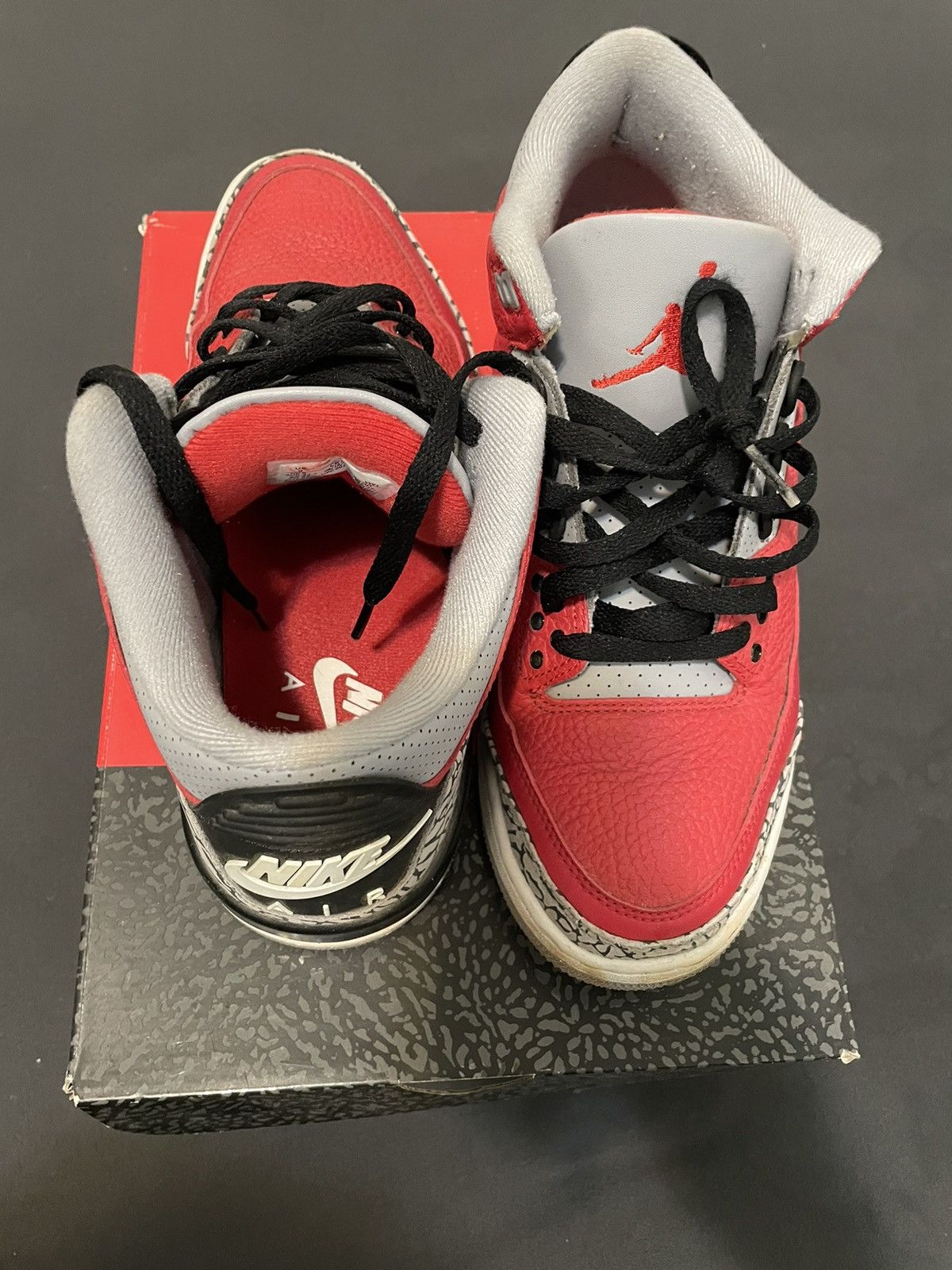 Jordan Brand AIR JORDAN 3 - Red Cement Size US 9 / EU 42 - 2 Thumbnail