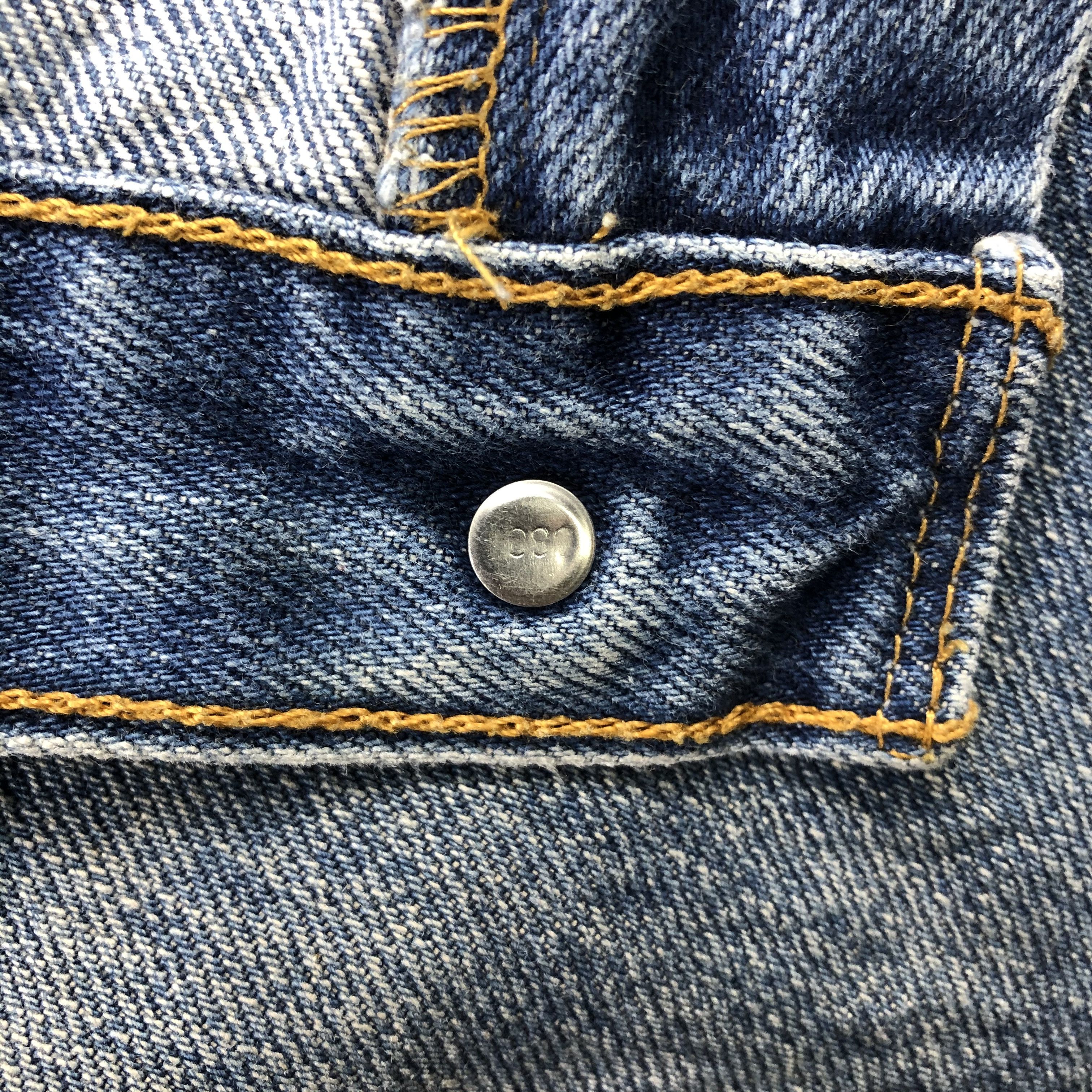 Levi's Vintage Levis 550 Jeans Dirty Blue Wash Denim KJ589 Size US 32 / EU 48 - 8 Thumbnail