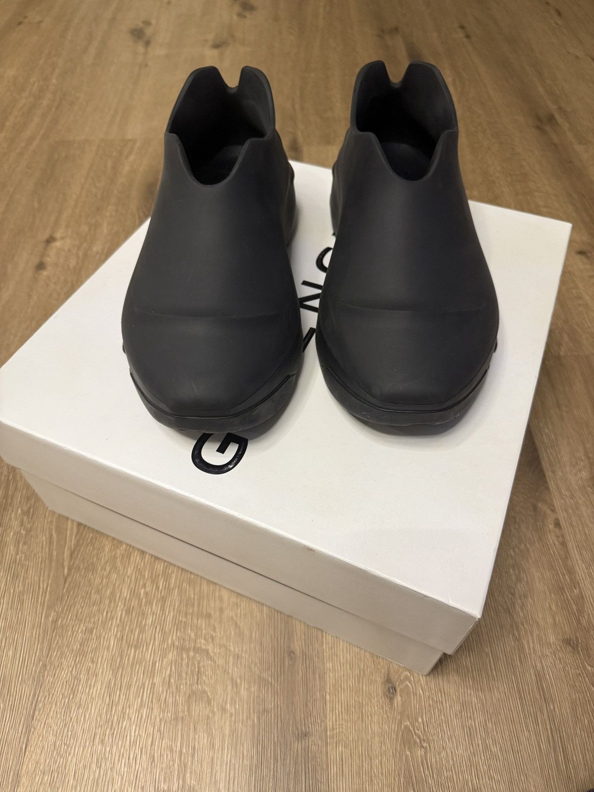Givenchy Givenchy monumental mallow sneaker black Size US 10 / EU 43 - 2 Thumbnail