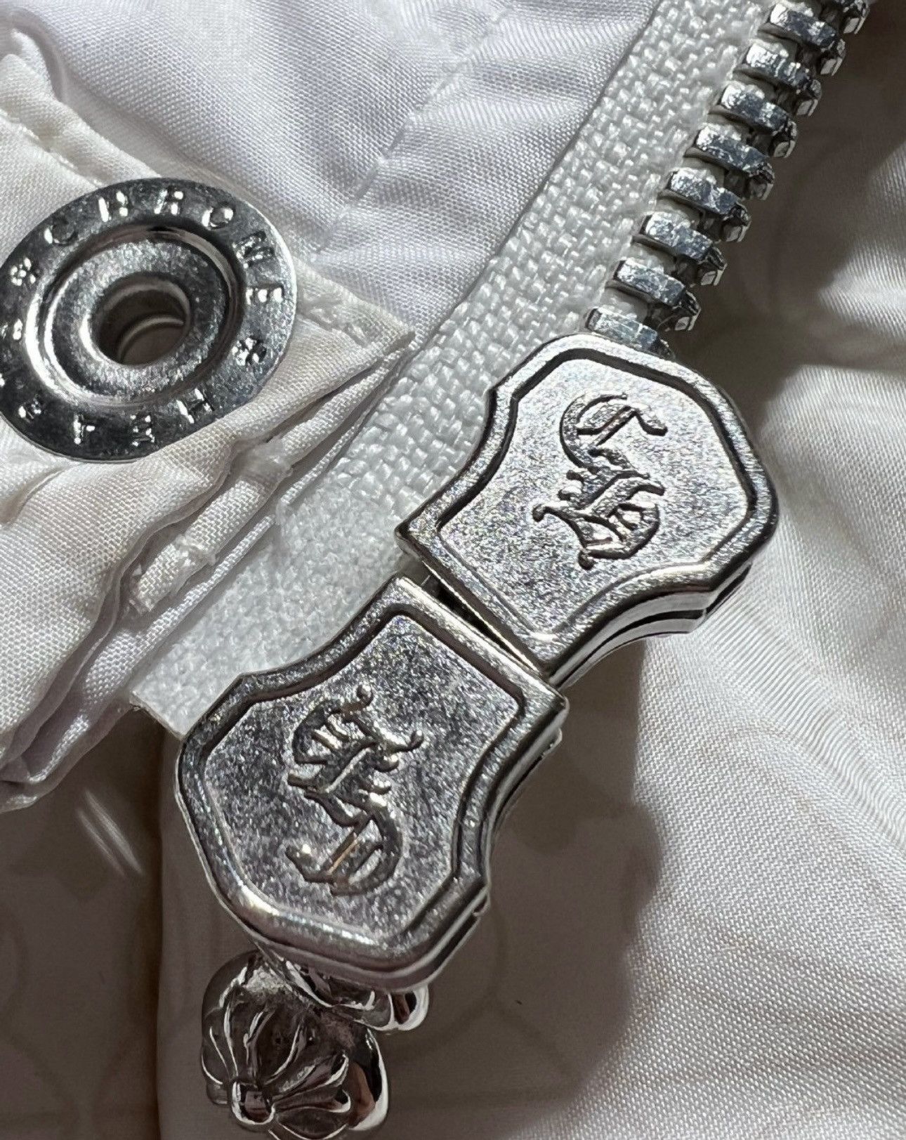 Chrome Hearts Chrome hearts White puffer bomber jacket Size US XL / EU 56 / 4 - 7 Thumbnail