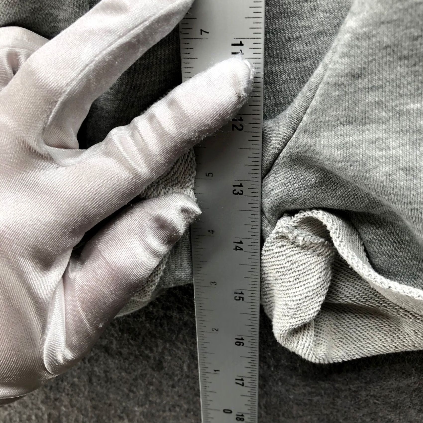Nike Nike Sportswear Phoenix Fleece Sweat Shorts Womens S Gray High Rise Roll Cuff Size 28" / US 6 / IT 42 - 7 Thumbnail