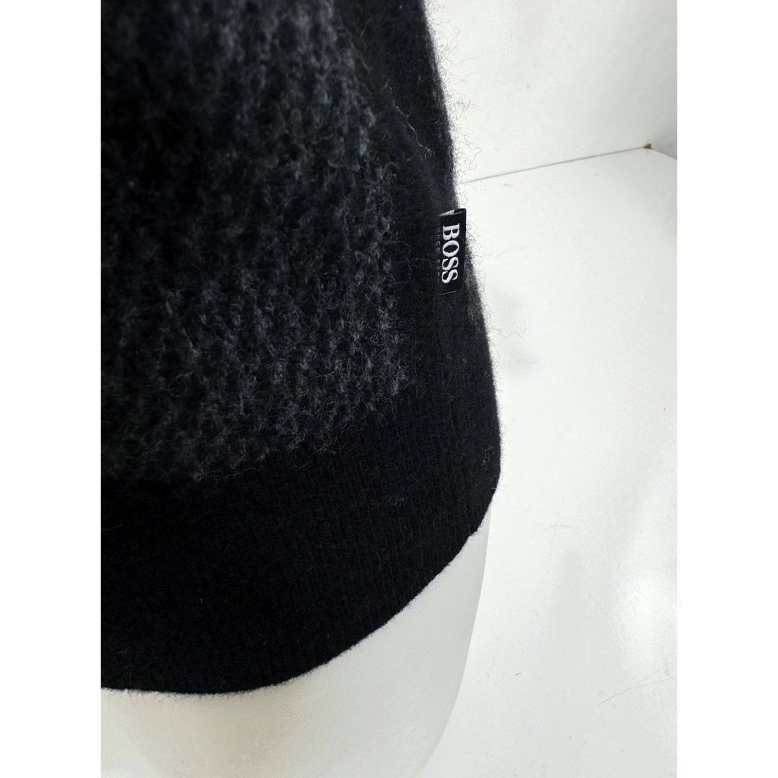 Hugo Boss HUGO BOSS Sweater Mens S Black & Gray VIRGIN WOOL Size US S / EU 44-46 / 1 - 3 Thumbnail