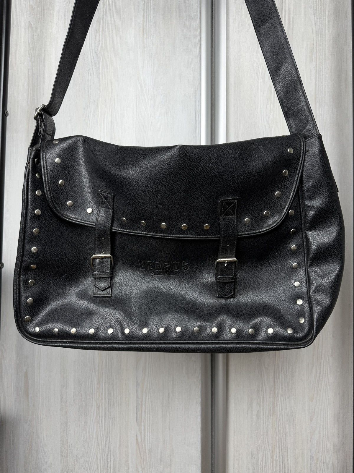 Versus Versace Versus Gianni Versace black faux leather stud shoulder bag Size ONE SIZE - 2 Thumbnail