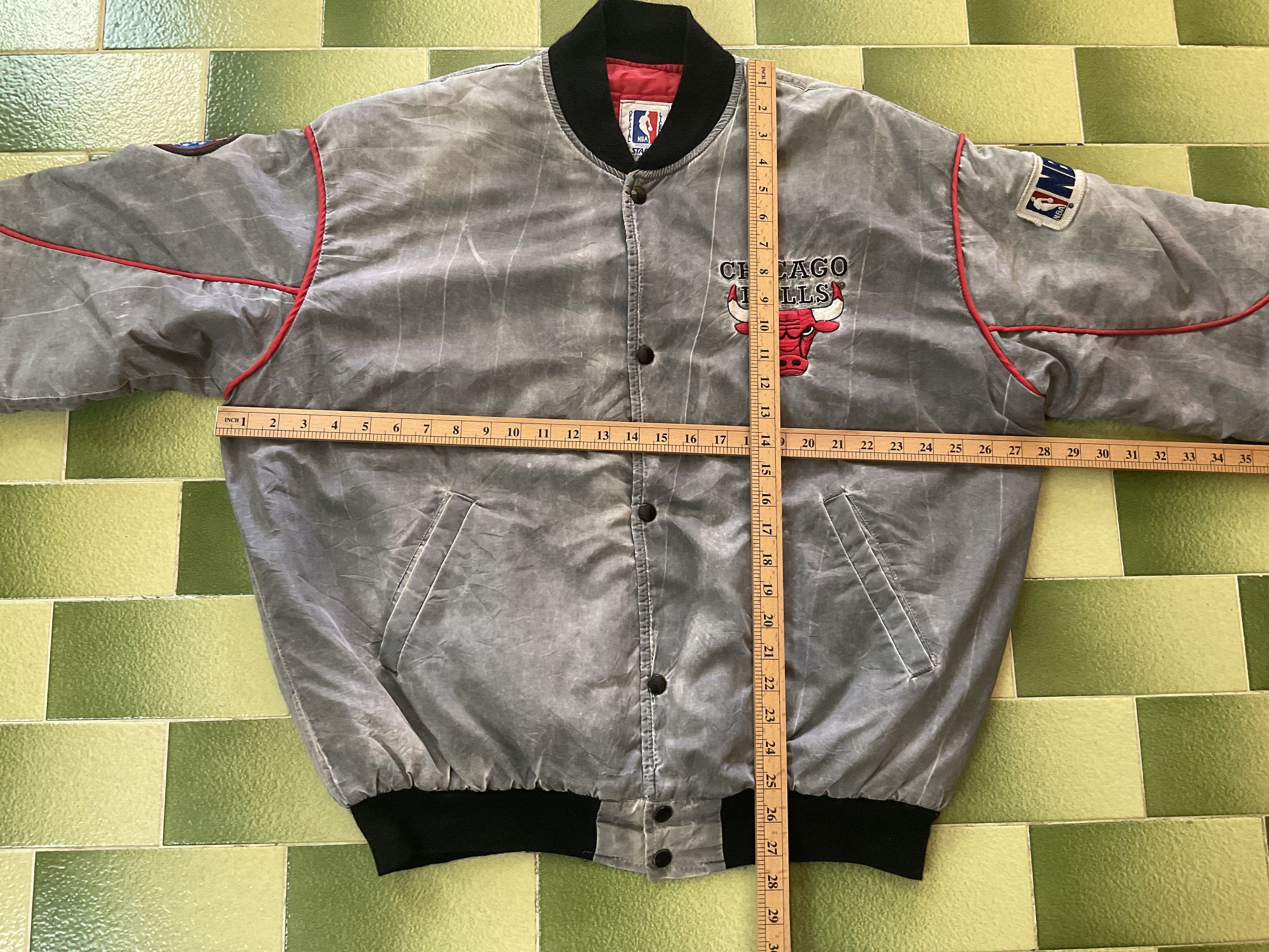 NBA Vintage 90s Starter NBA Chicago Bulls Bomber Jacket Size US L / EU 52-54 / 3 - 3 Thumbnail
