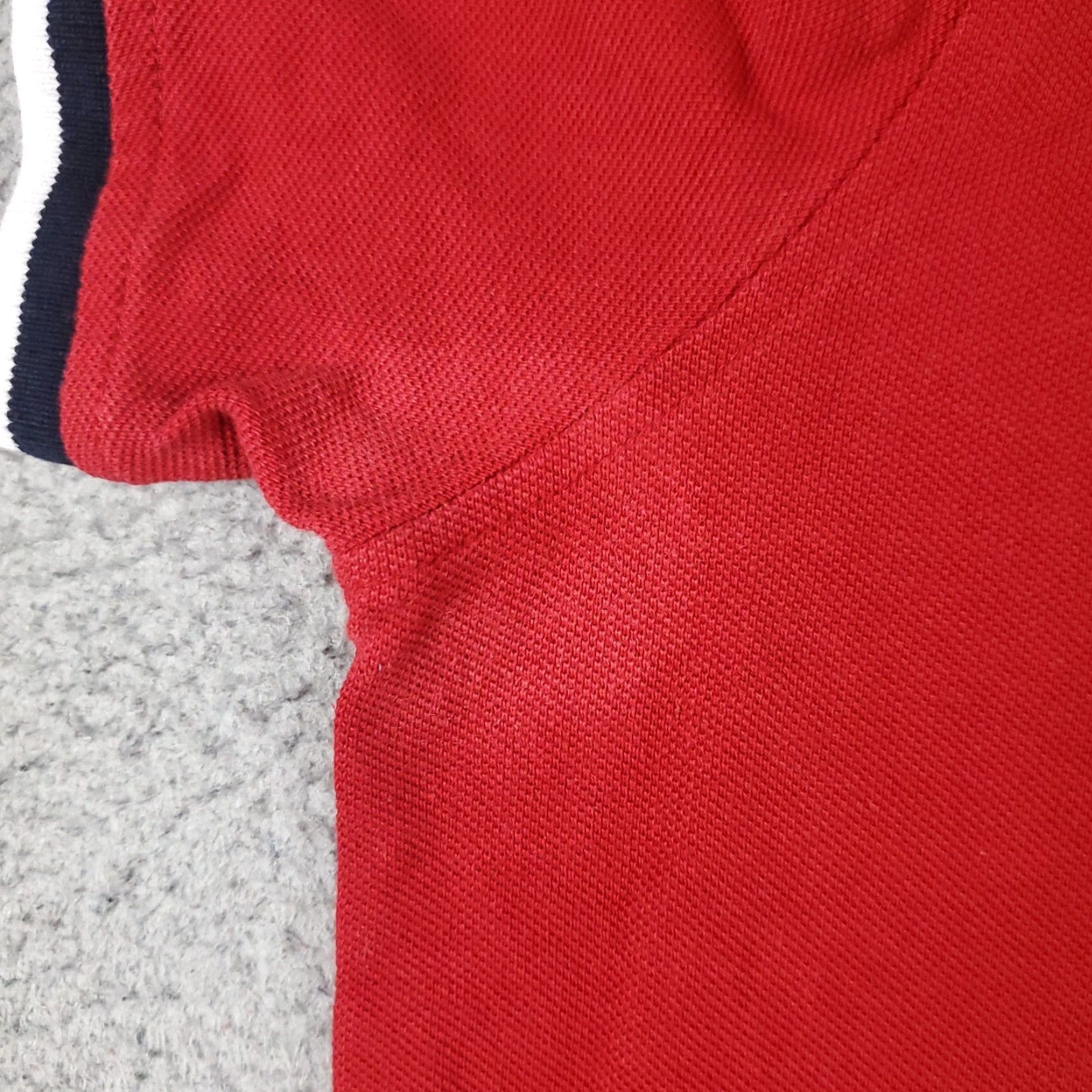 Tommy Hilfiger VINTAGE Tommy Hilfiger Polo Shirt Mens XL Red Solid Short Sleeve Casual 100% Cotton Logo Button Colllar Classic American Sports Mens Size US XL / EU 56 / 4 - 3 Thumbnail