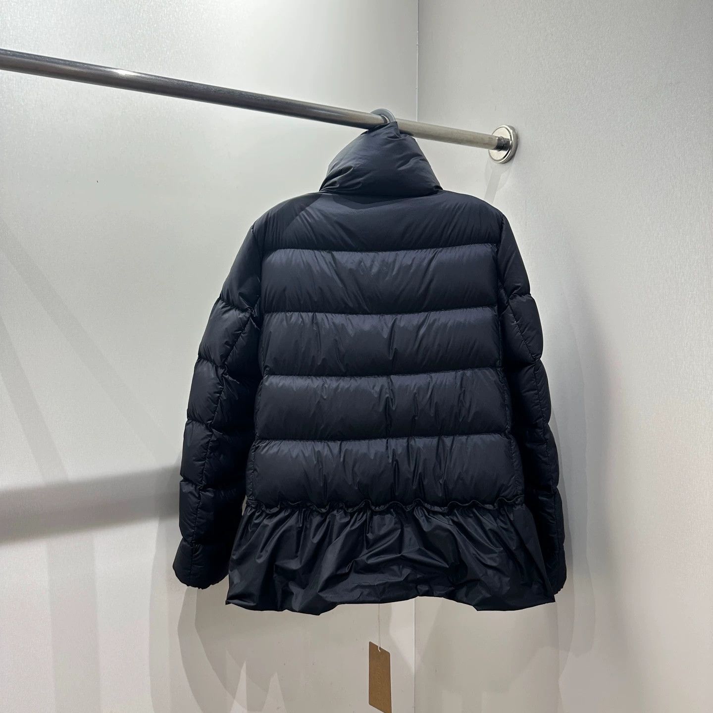 Moncler Moncler feb223 stand-collar logo-sleeve waist down 2 Size XS / US 0-2 / IT 36-38 - 2 Thumbnail