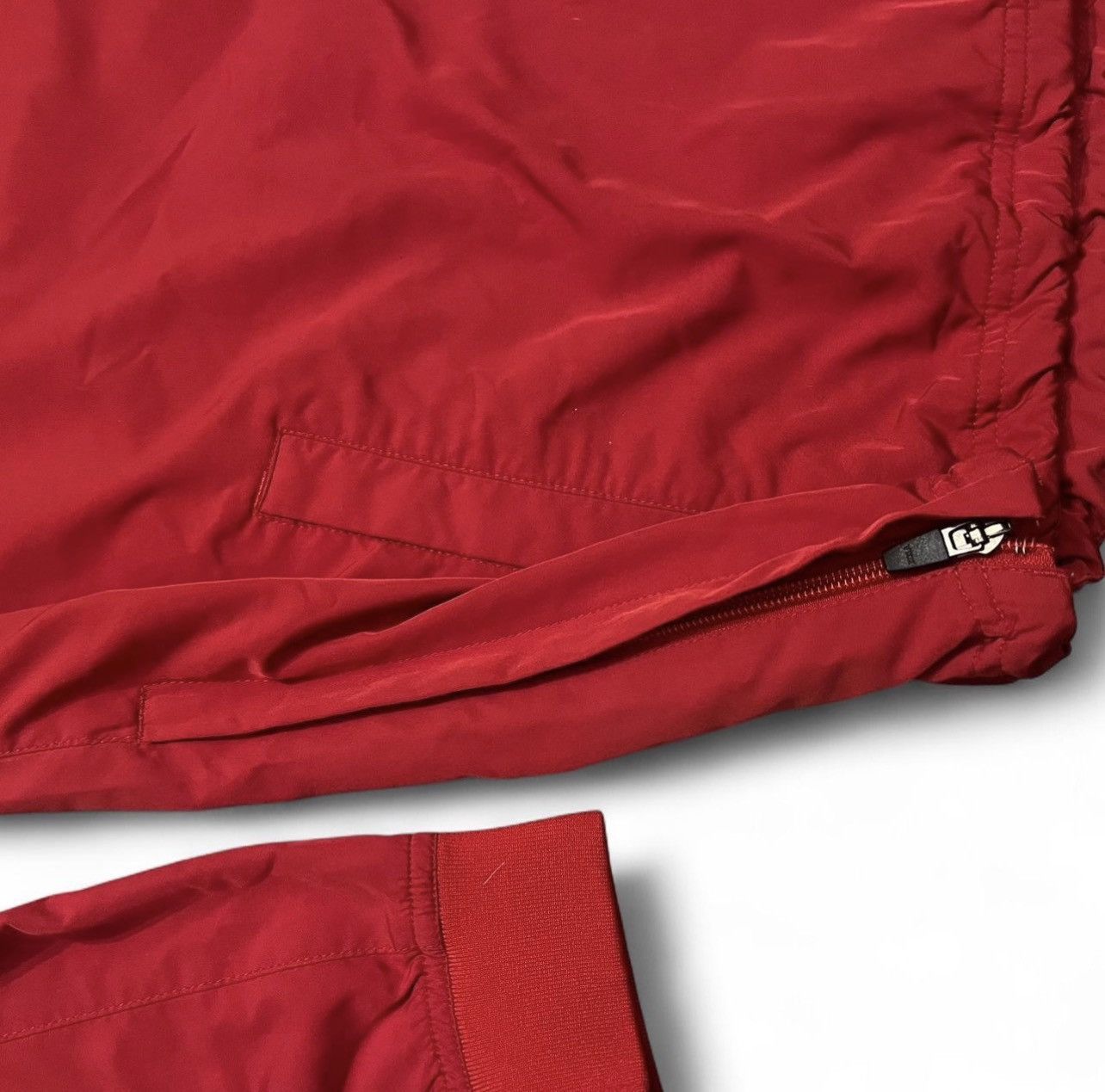 Under Armour Under Armour red windbreaker jacket Size US L / EU 52-54 / 3 - 4 Thumbnail