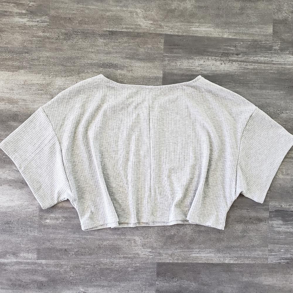 Fashion Nova Light Grey Cropped FN Oversized Short Sleeve Size L / US 10 / IT 46 - 2 Thumbnail