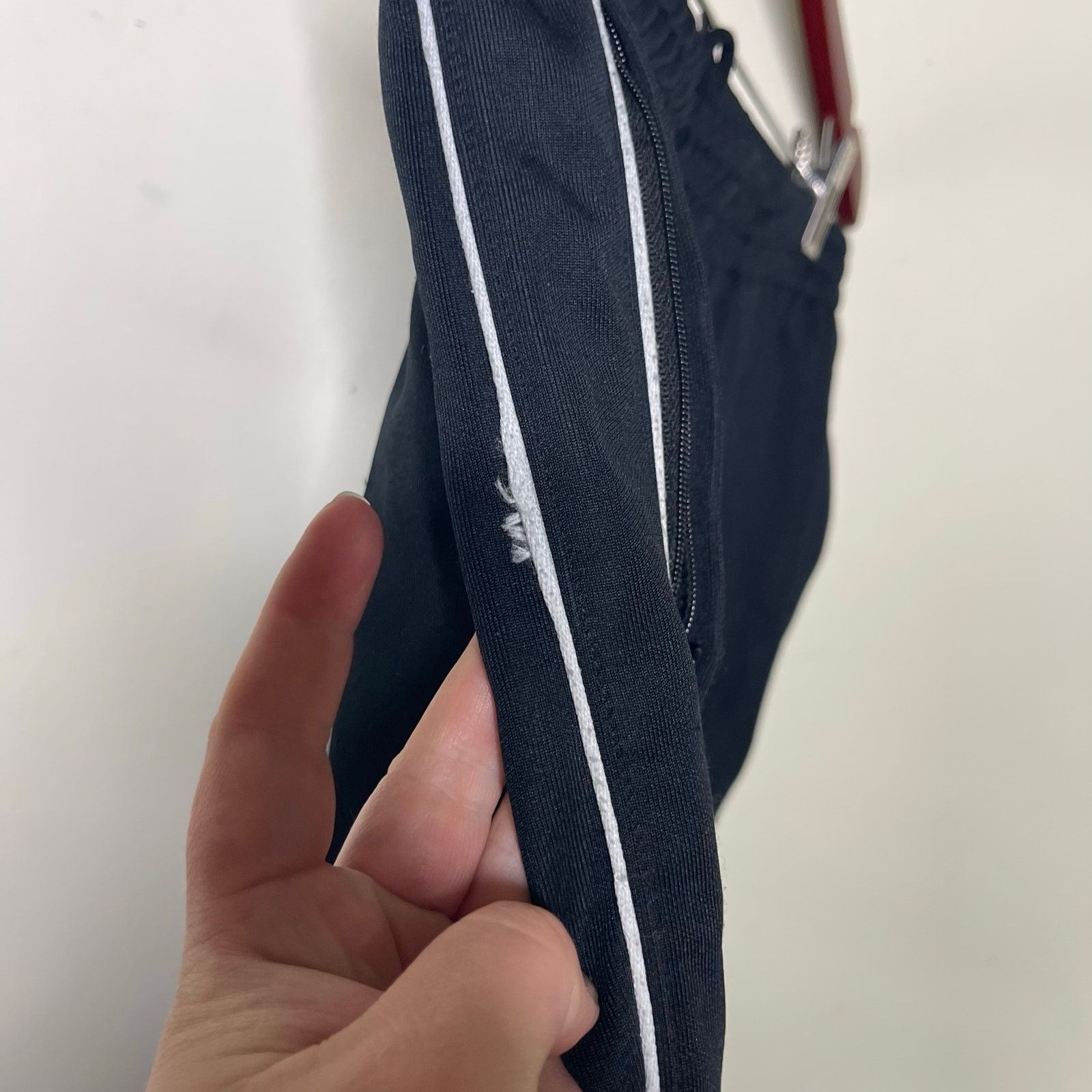 Maison Kitsune Maison Kitsune Blck jogger track pants sz M Size US 32 / EU 48 - 3 Thumbnail