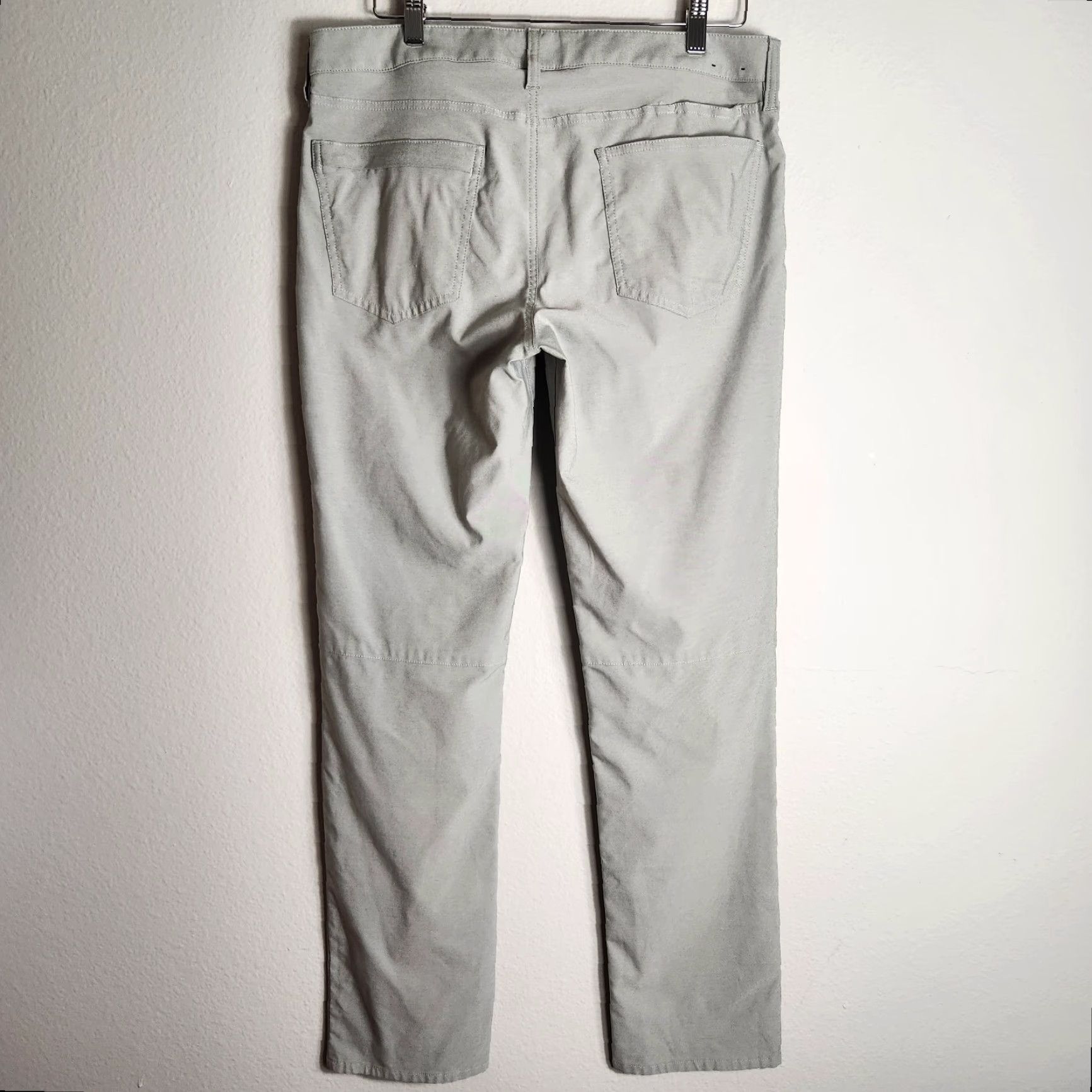 Bonobos VINTAGE Bonobos Mens Lightweight Slim 5-Pocket Golf Pants in Heather Green-Size 33/32 Size US 33 - 5 Thumbnail