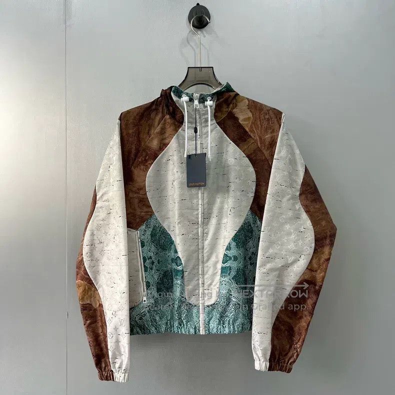 Louis Vuitton Louis Vuitton Marble full logo assault jacket Size US S / EU 44-46 / 1 - 1 Thumbnail